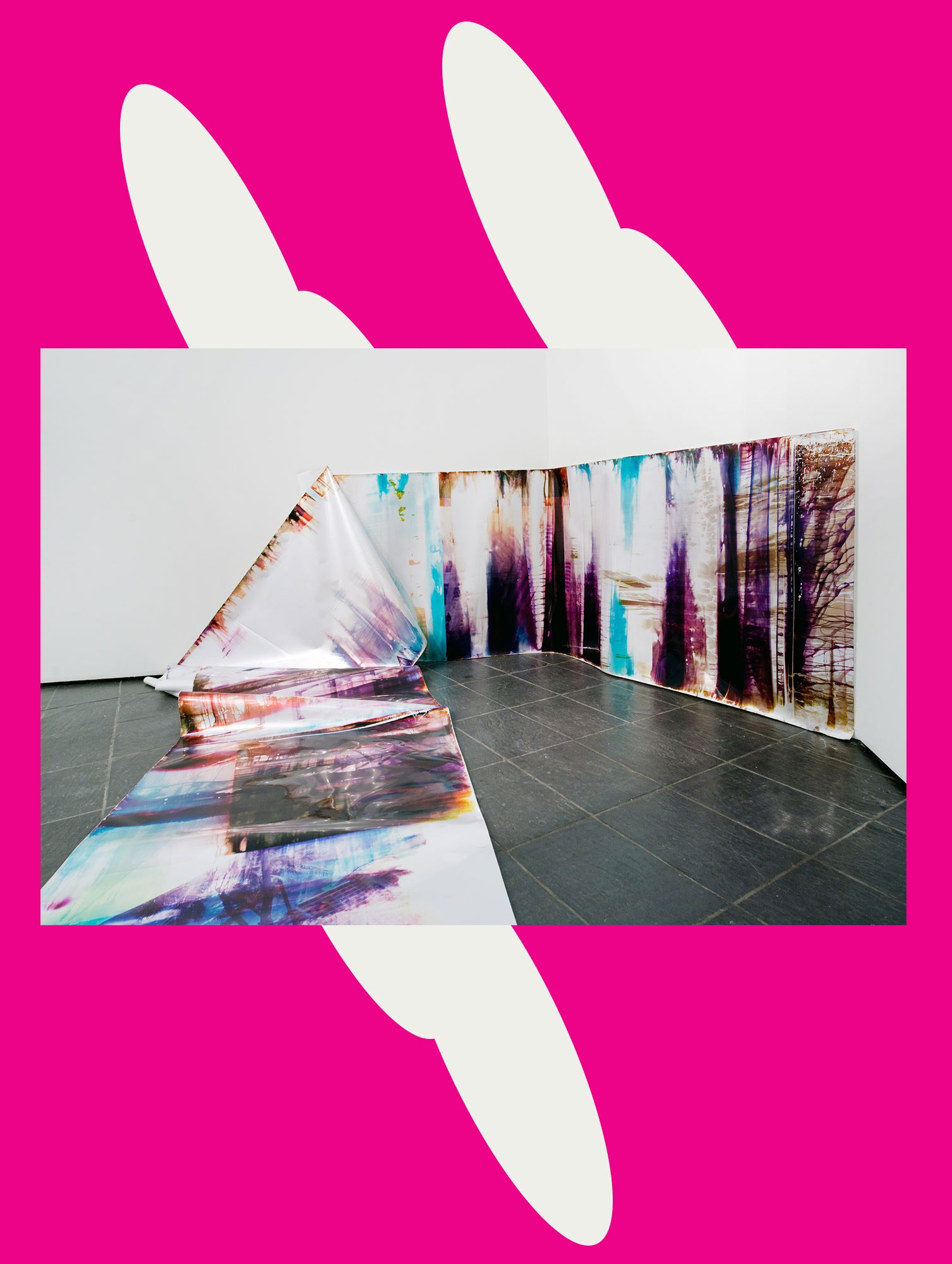 Mariah Robertson 9 2011 Tirage photographique unique sur papier métallisé 1968 x 50 po. Musée national des femmes dans les arts...