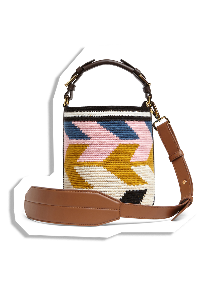 Les choses préférées de JJ Martin incluent des leçons spirituelles chamaniques et des pantoufles vénitiennes Les choses préférées de JJ Martin incluent des leçons spirituelles chamaniques et des pantoufles vénitiennes