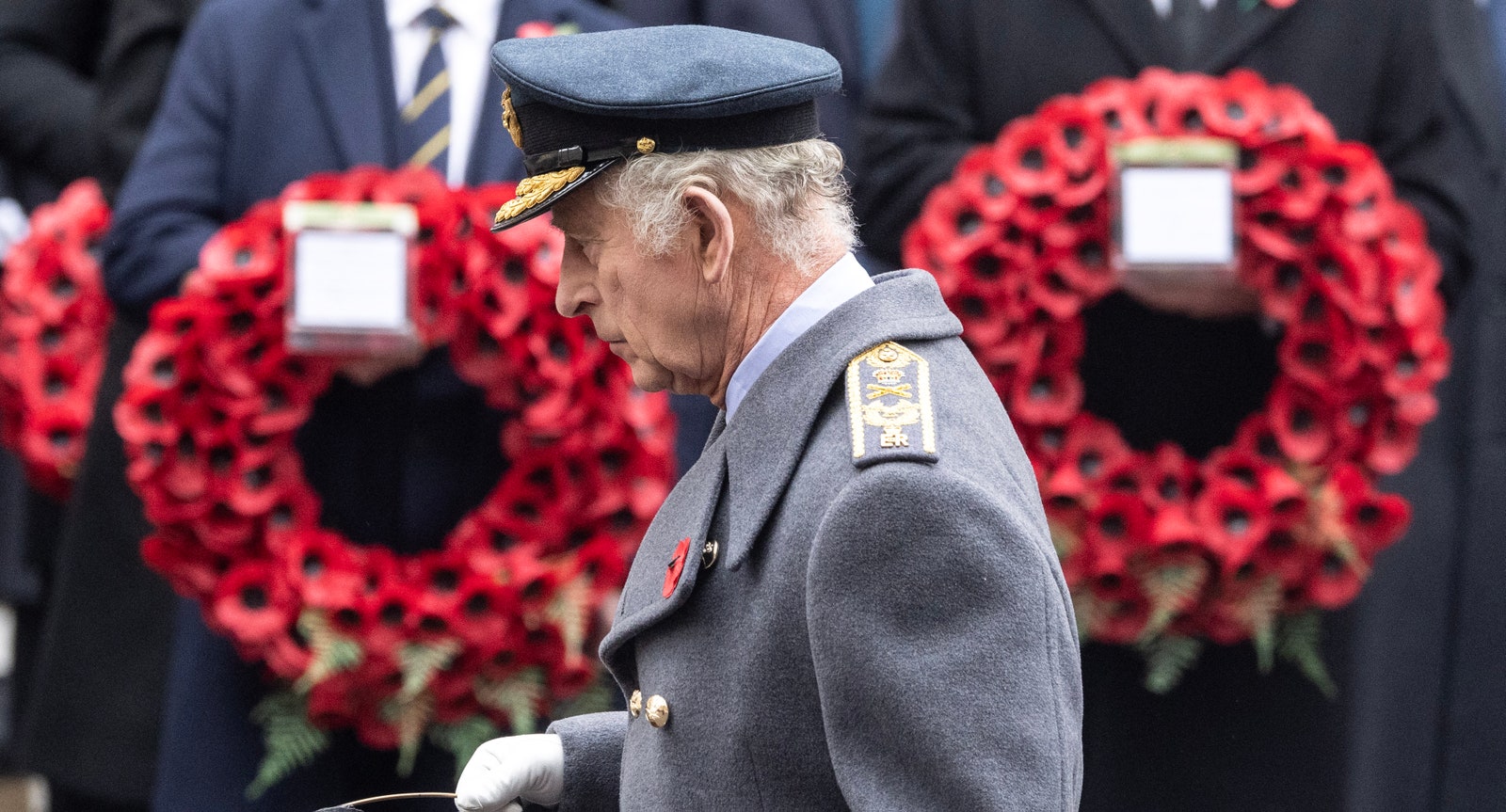 Le roi Charles III se tient devant le cénotaphe le dimanche du Souvenir, le 12 2023 novembre à Londres, en Angleterre.  Chaque année...