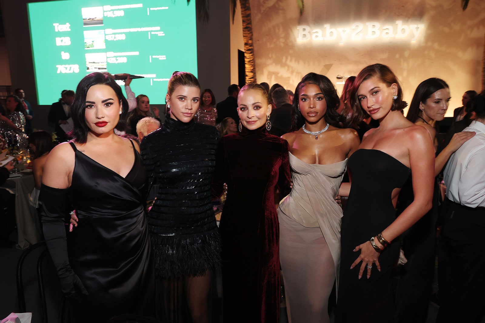 Demi Lovato Sofia Richie Grainge Nicole Richie Lori Harvey et Hailey Bieber.