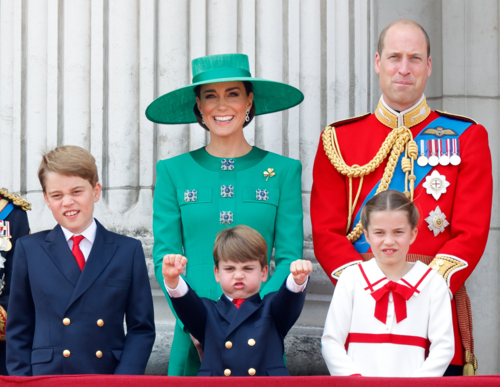 Le prince Louis vole la vedette en agissant comme un enfant ordinaire de 5 ans Prince George de Galles Prince Louis de Galles Catherine Princesse de Galles Princesse Charlotte de Galles et Prince William...