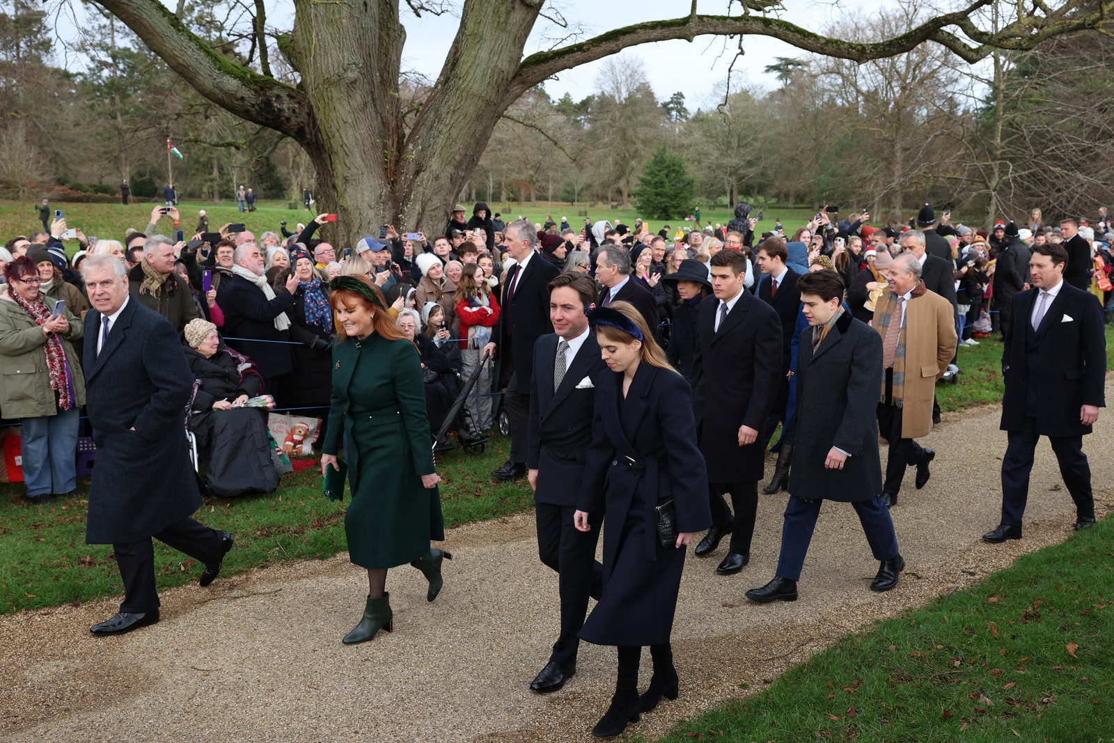 Le prince britannique Andrew, duc d'York, Sarah, la duchesse d'York, Edoardo Mapelli Mozzi, et la princesse britannique Beatrice d'York.