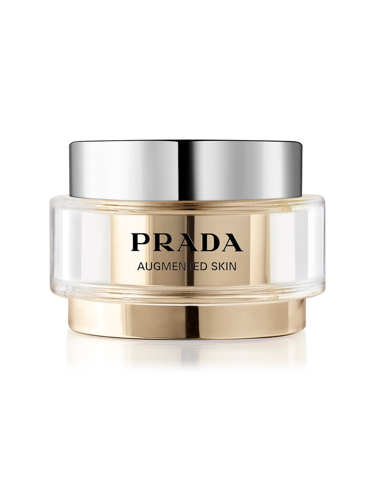 Prada Beauty est l'évanouissement des sourcils hauts de la saison