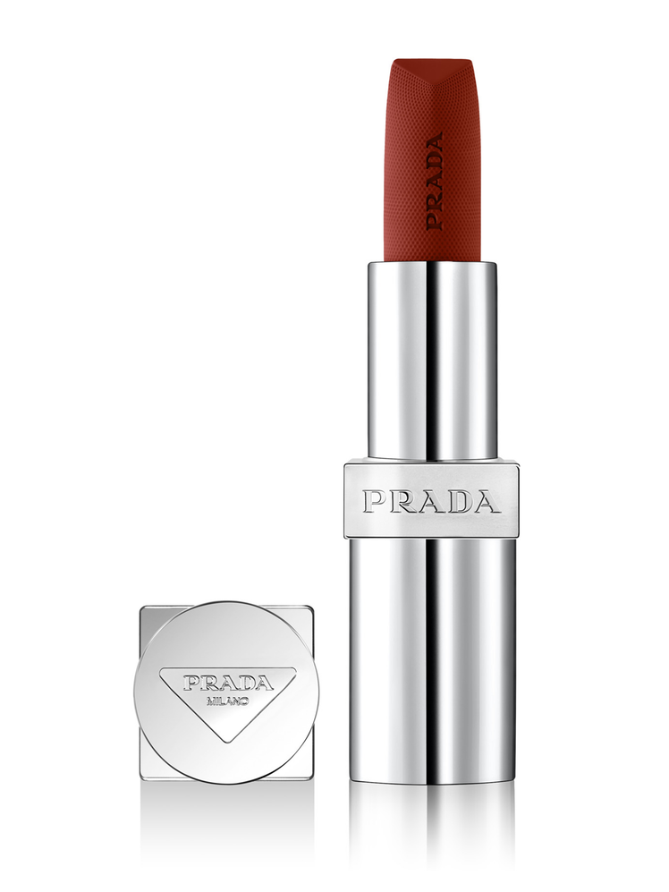 Prada Beauty est l'évanouissement des sourcils hauts de la saison