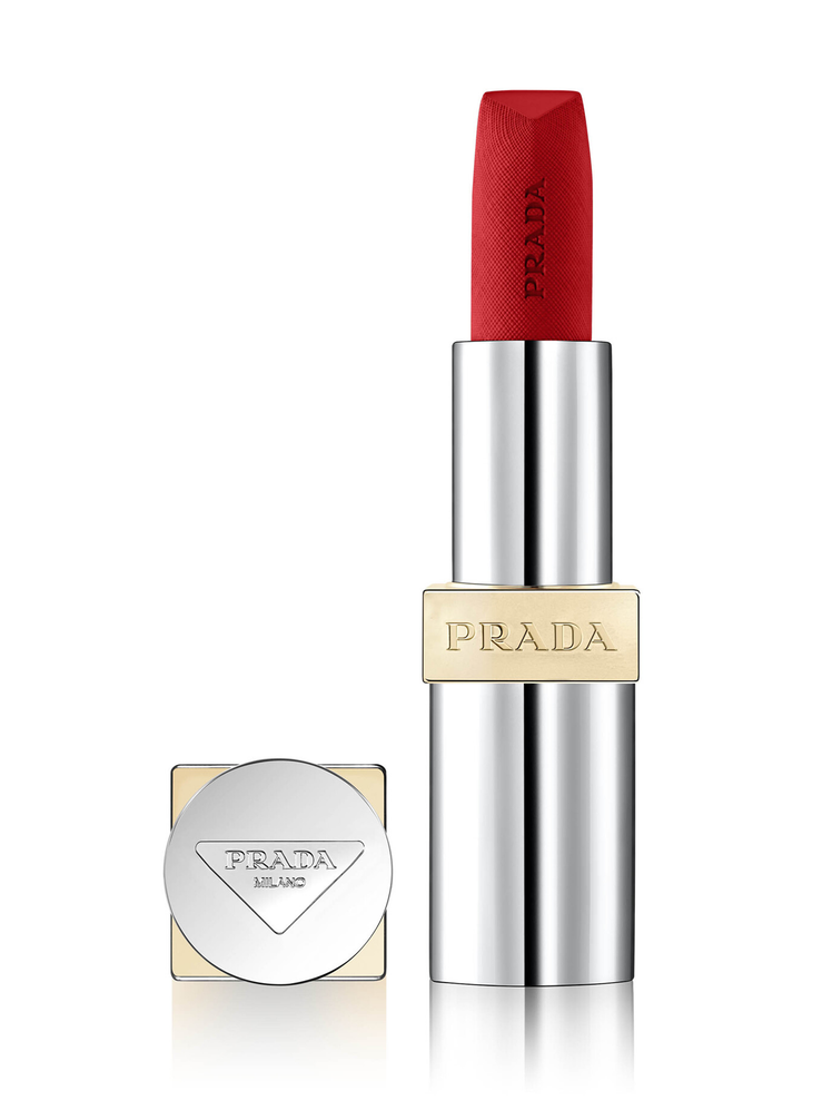 Prada Beauty est l'évanouissement des sourcils hauts de la saison