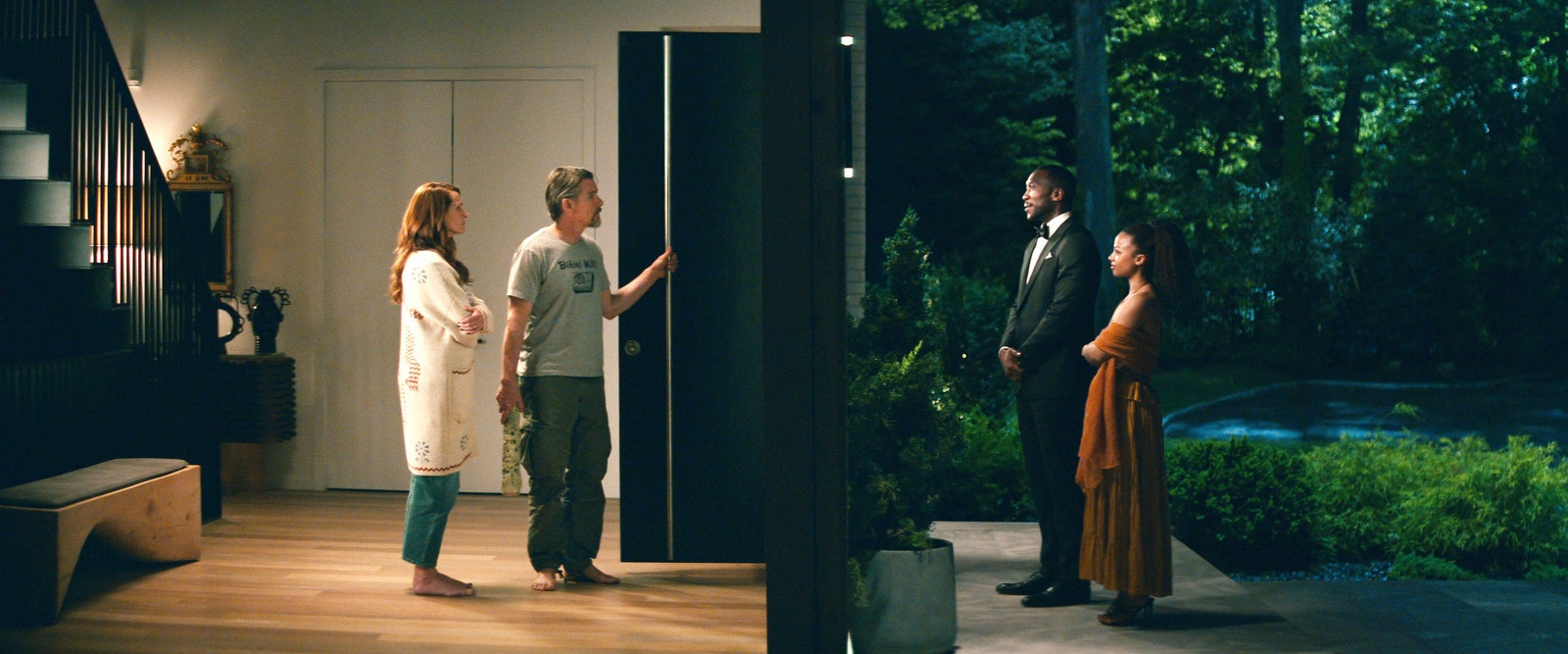 L'image peut contenir une personne Vêtements pour adultes Manteau Chaussures Chaussures Plante Vêtements de cérémonie et talons hauts