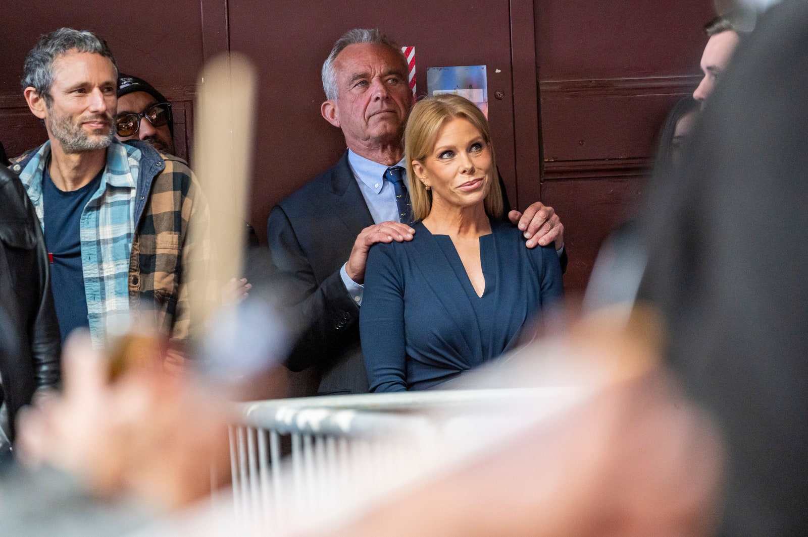 L’image peut contenir Robert F. Kennedy Jr. Charles Eisenstein Cheryl Hines Hassan Dahir Aweys Adulte et personne