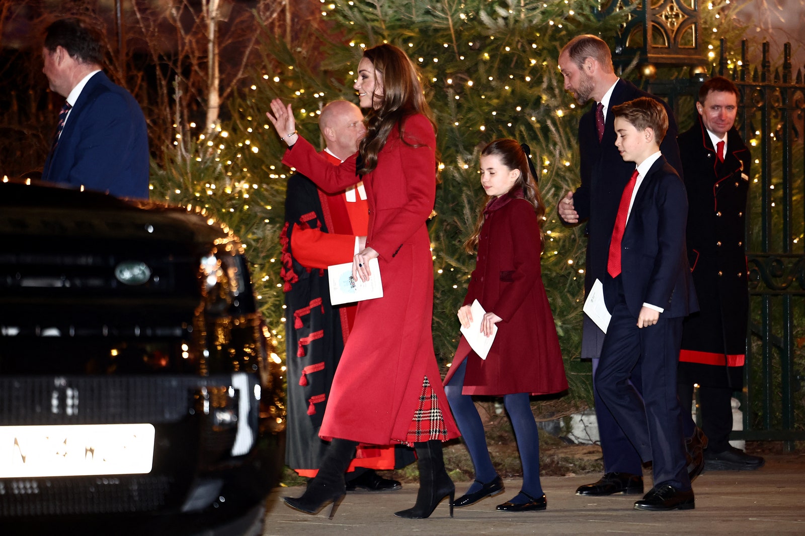 L'image contient peut-être le prince William, duc de Cambridge, Erinn Hayes, le prince George de Cambridge, Alexander Gurov et ses vêtements.