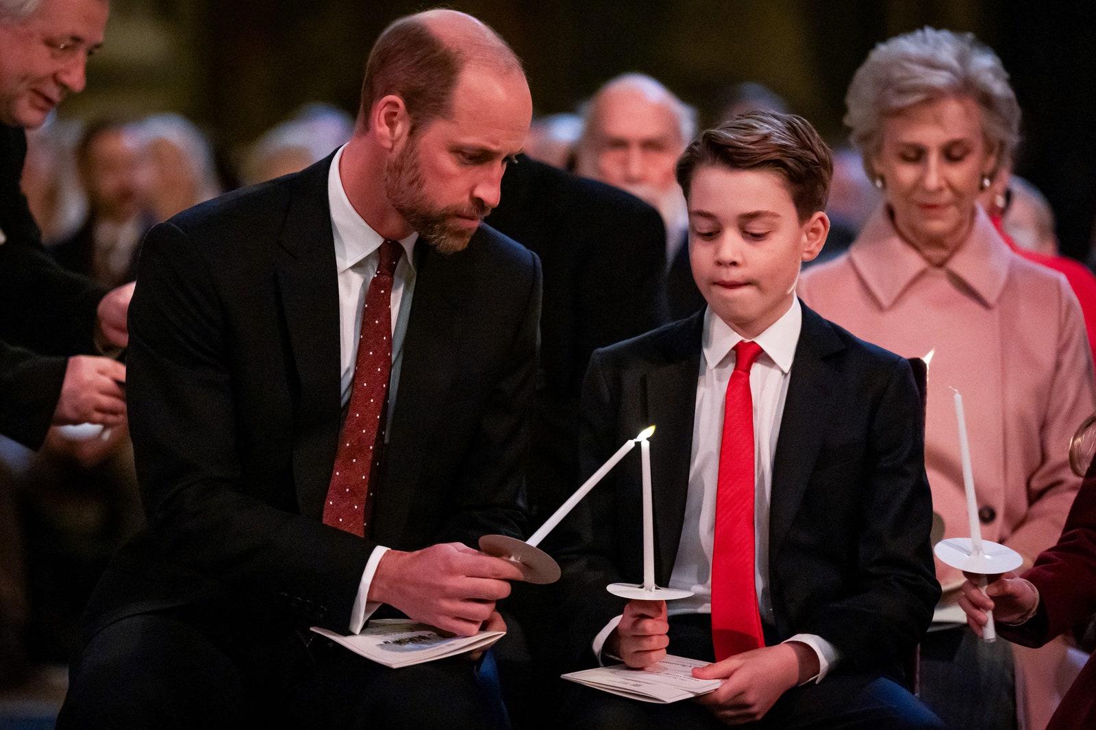 L'image contient peut-être le prince William, duc de Cambridge, le prince George de Cambridge, le prince Michael de Kent. Personnes et personne