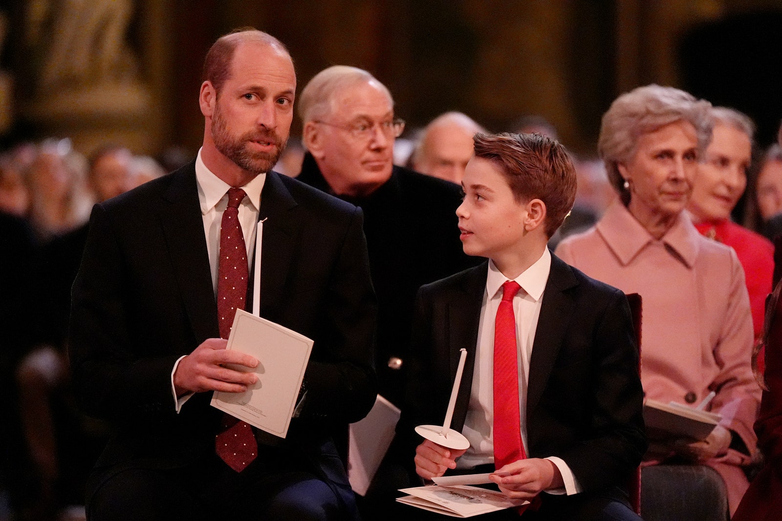 L'image contient peut-être le prince William, duc de Cambridge, le prince Richard, duc de Gloucester et le prince George de Cambridge.
