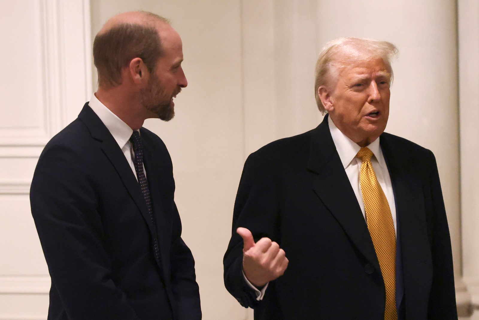 L'image contient peut-être Donald Trump Prince William Duc de Cambridge Personnes Personne Accessoires Vêtements de cérémonie Cravate et Adulte