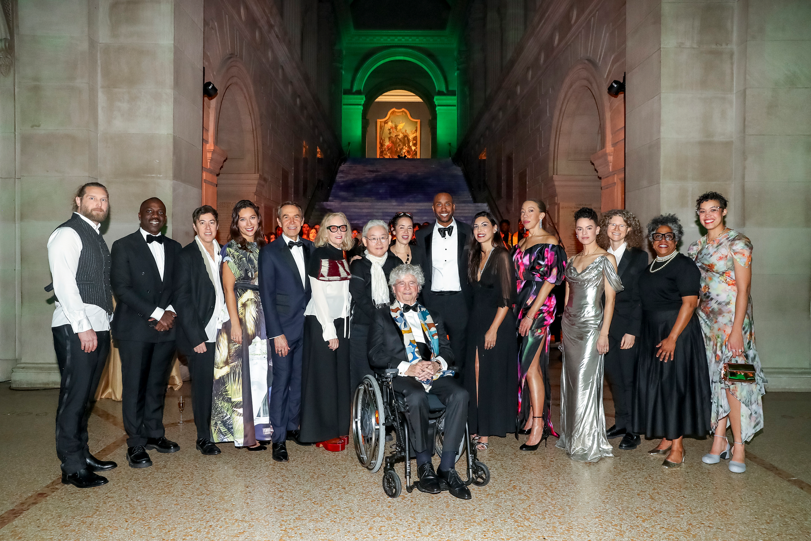 L'image peut contenir Eugenia Zukerman Akon MyaLecia Naylor Lowery Stokes Sims Jeff Koons et Nazario Moreno Gonzlez