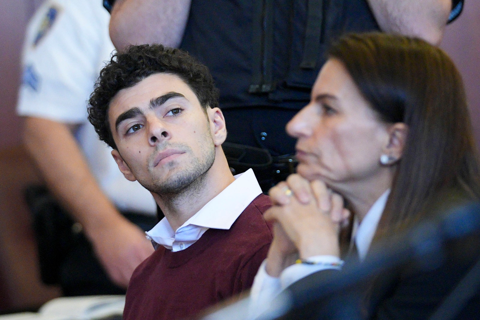 L’image peut contenir une personne adulte, une tête et un visage