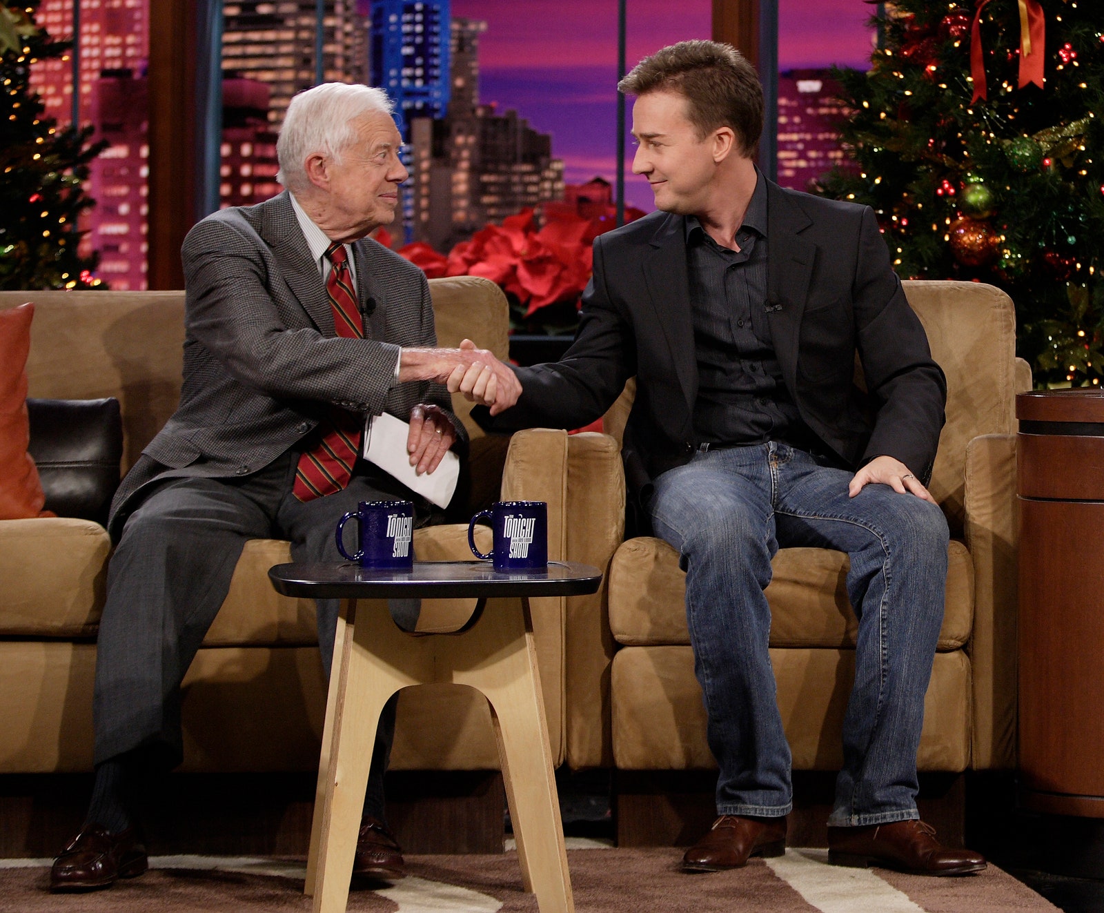 Jimmy Carter, notre président de la culture pop L'image peut contenir Edward Norton Jimmy Carter Conversation Personne Accessoires Tenue de cérémonie Cravate et vêtements