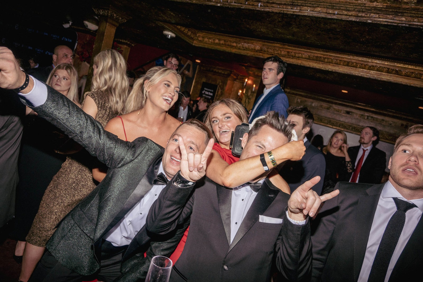 L'image peut contenir des accessoires Keelin Woodell Ricardo Rosselló