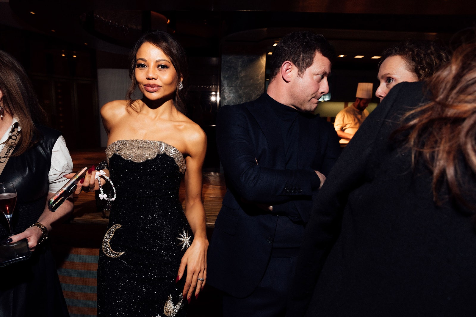 L'image peut contenir Dermot O'Leary Fashion Adult Person Person accessoires Bracelet Bijoux Vêtements et électronique