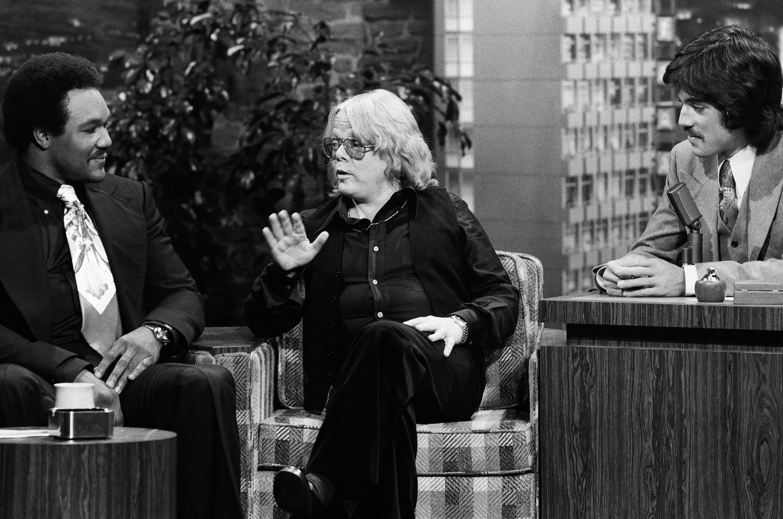 L'image peut contenir George Foreman Freddie Prinze Mikko Alatalo Personne adulte Accessoires Forme d'usure Forme et Teen