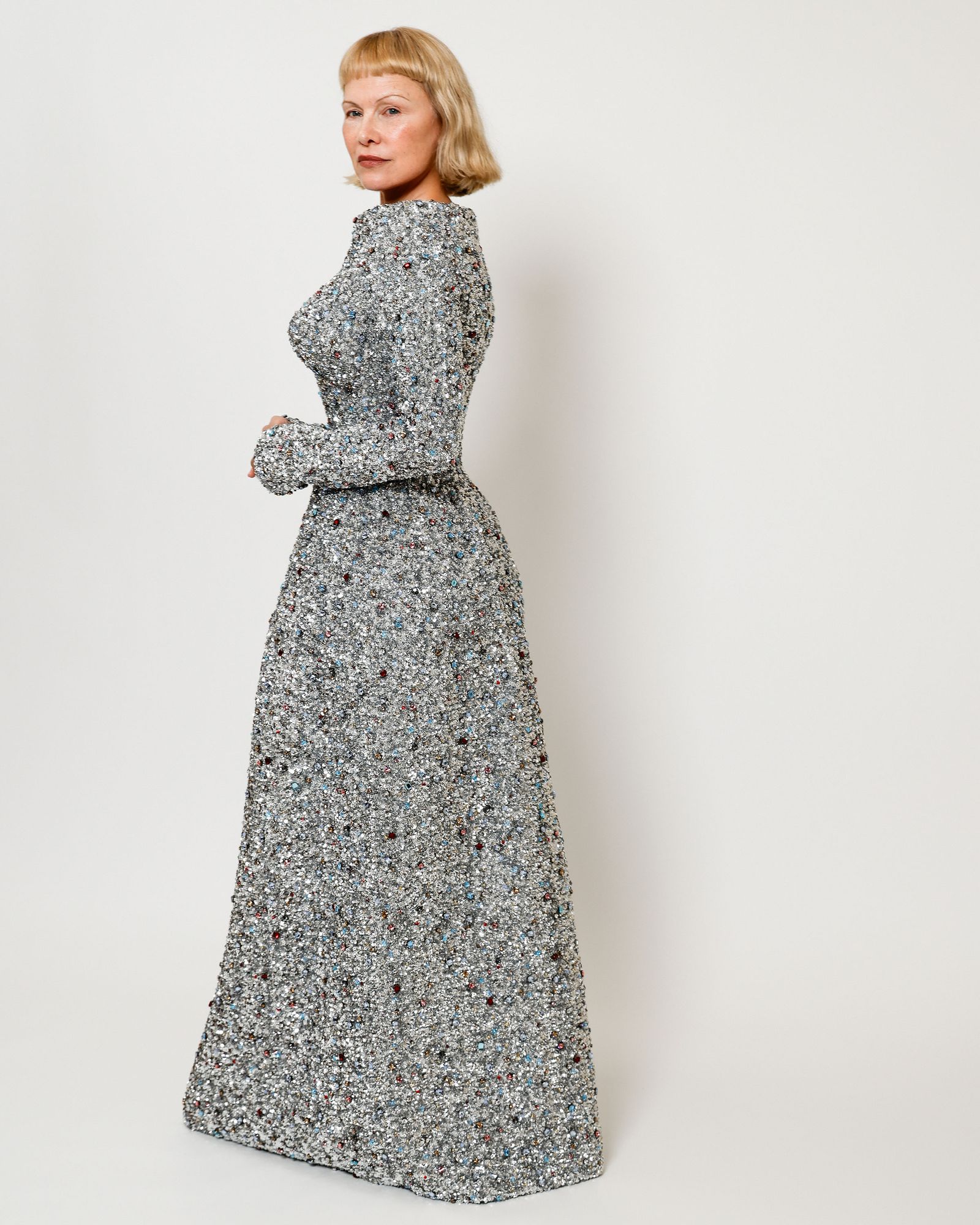 L'image peut contenir une robe de vêtements de tenue formelle robe de soirée de soirée