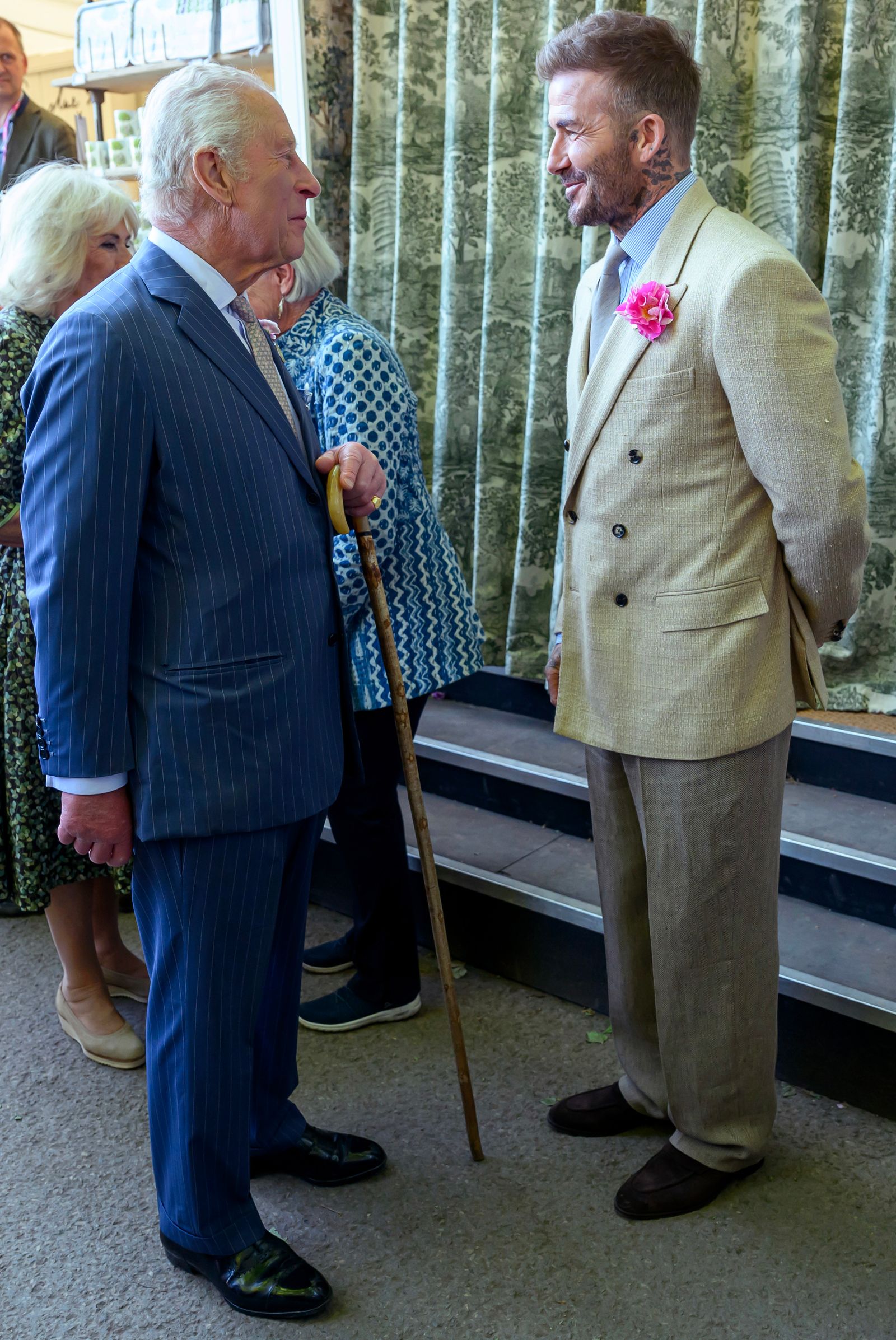 L'image peut contenir David Beckham Charles Prince de Galles Valery Valery Zorkin Vêtements d'usure formelle Blazer et manteau