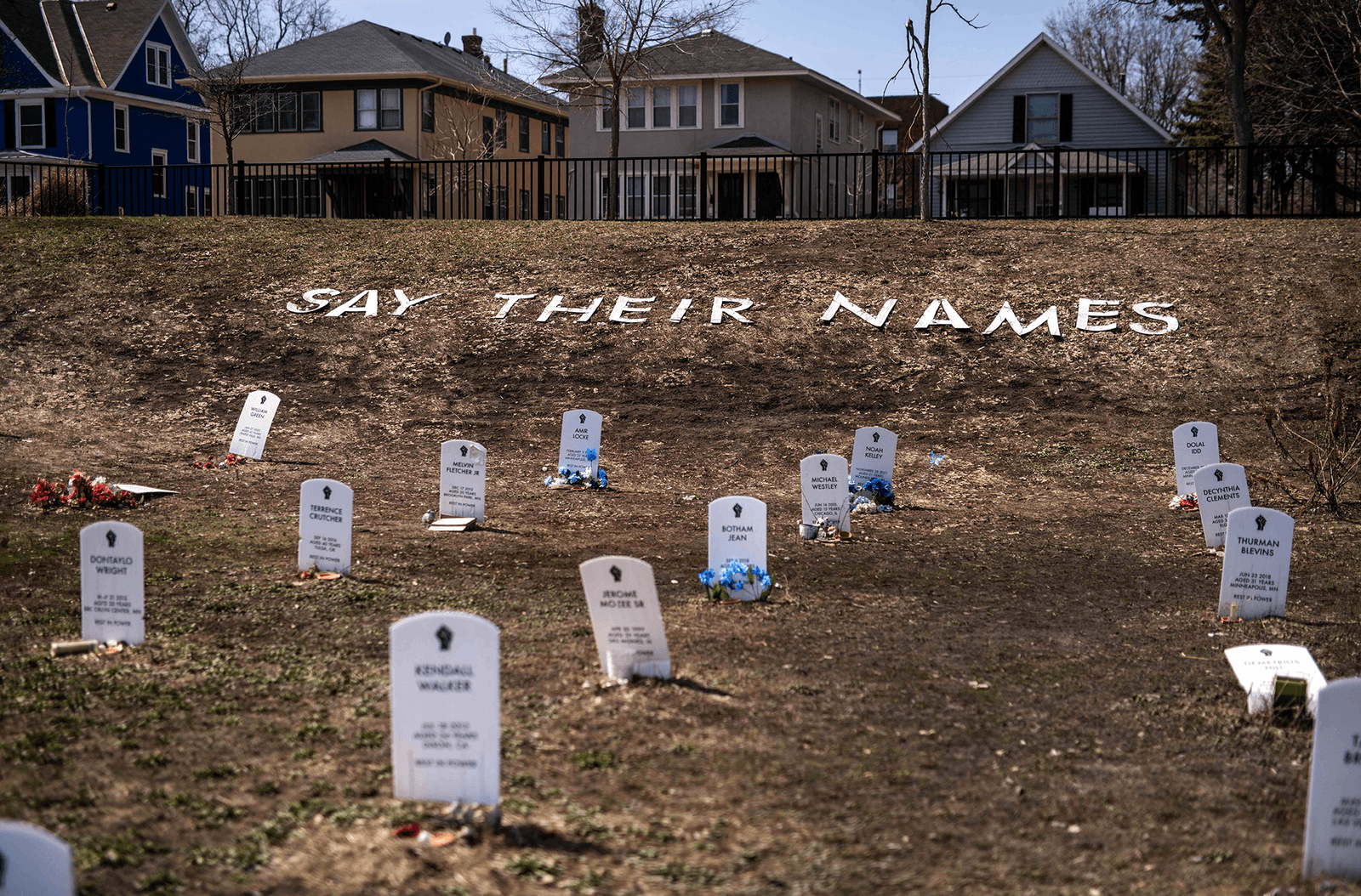 L'image peut contenir le quartier du cimetière à l'extérieur