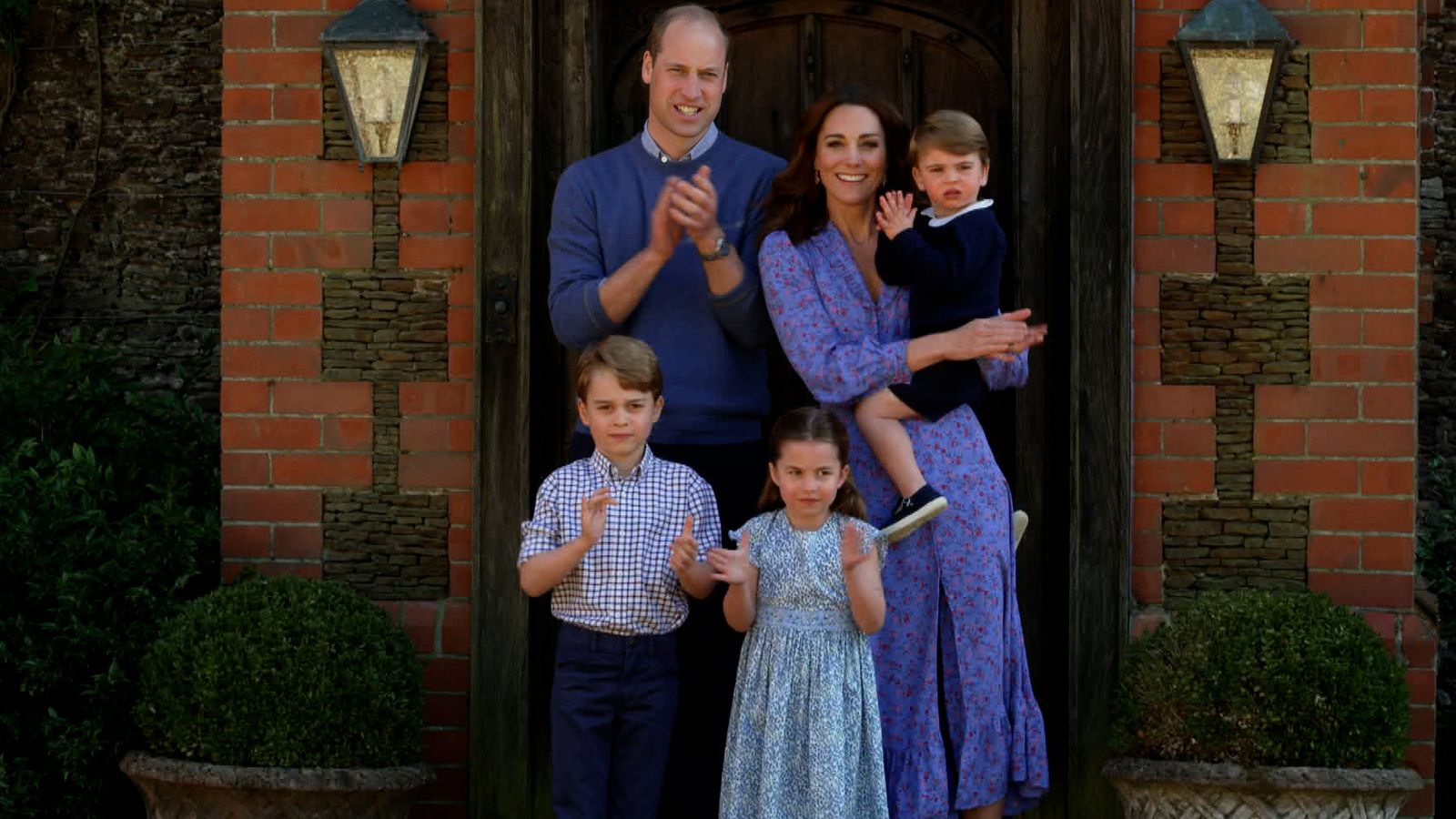 L'image peut contenir le prince William Duke de Cambridge Prince George de Cambridge People Person Face Head and Photography
