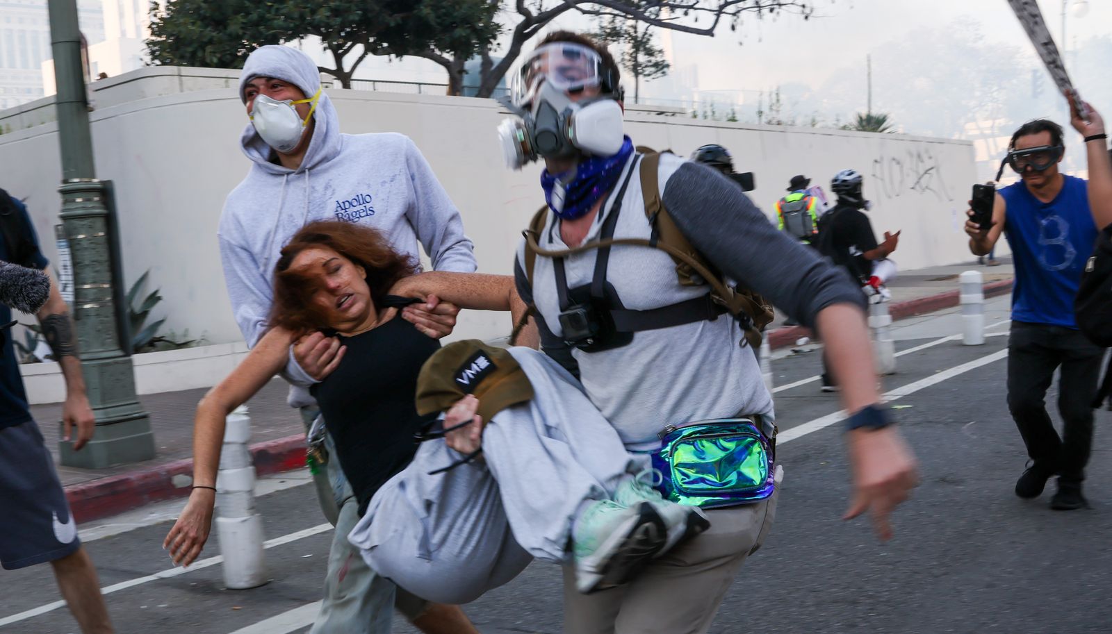 L'image peut contenir un casque accessoires pour adultes sacs de sac à main