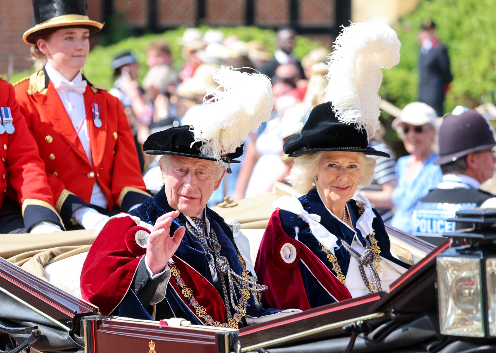 L'image peut contenir Charles Prince of Wales Personne pour adultes Accessoires de vêtements pour adultes