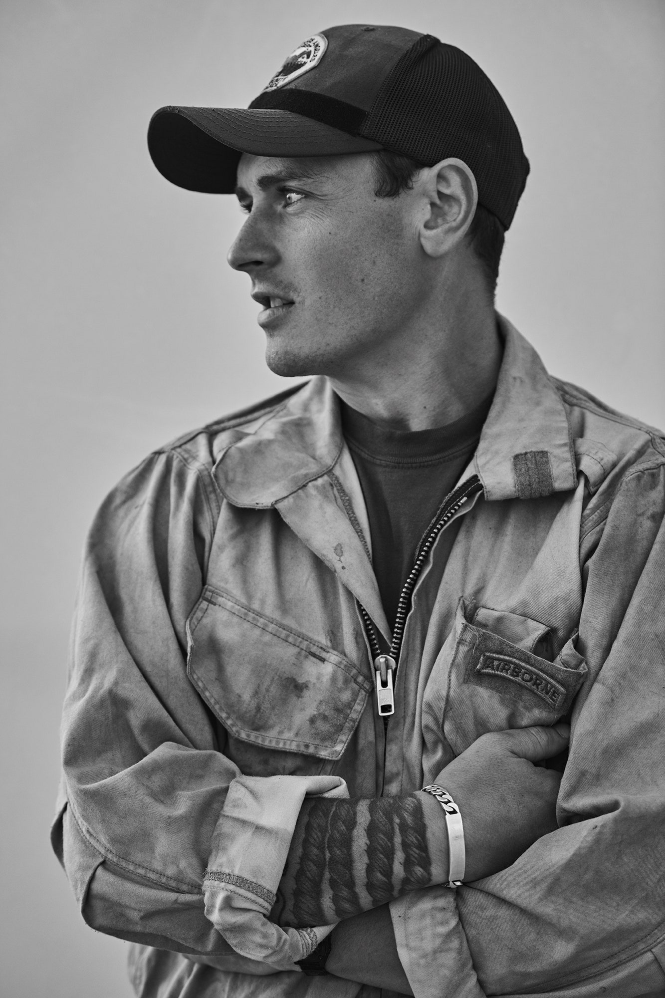 L'image peut contenir Julian Edelman Baseball Cap Cap Vêtements de vêtements Face Personne Personne Portrait et adulte