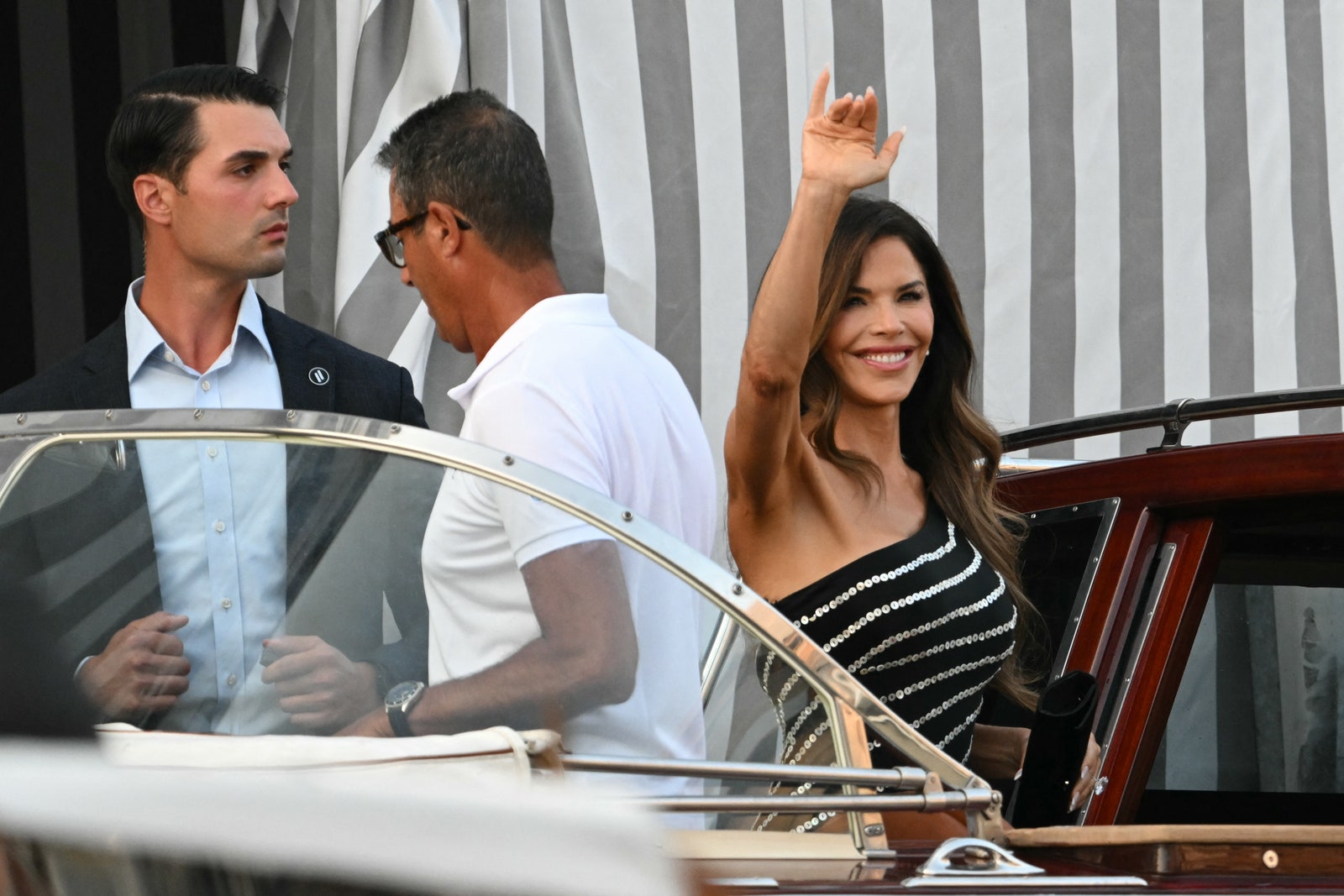 L'image peut contenir Laura Snchez Wristwatch Accessoires Lunets Personne adulte Face et tête