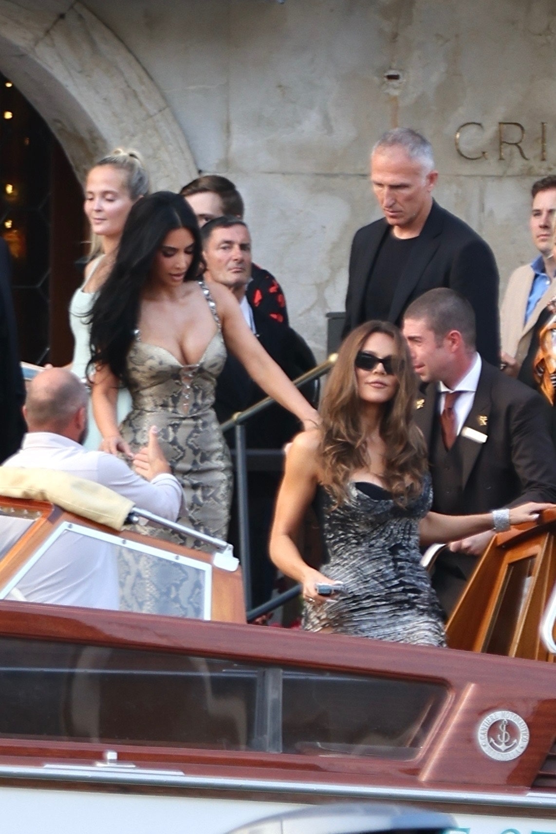 L'image peut contenir Paul Slabolepszy Khlo Kardashian Kim Kardashian Vêtements de vêtements Fashion Fashion et Accessoires