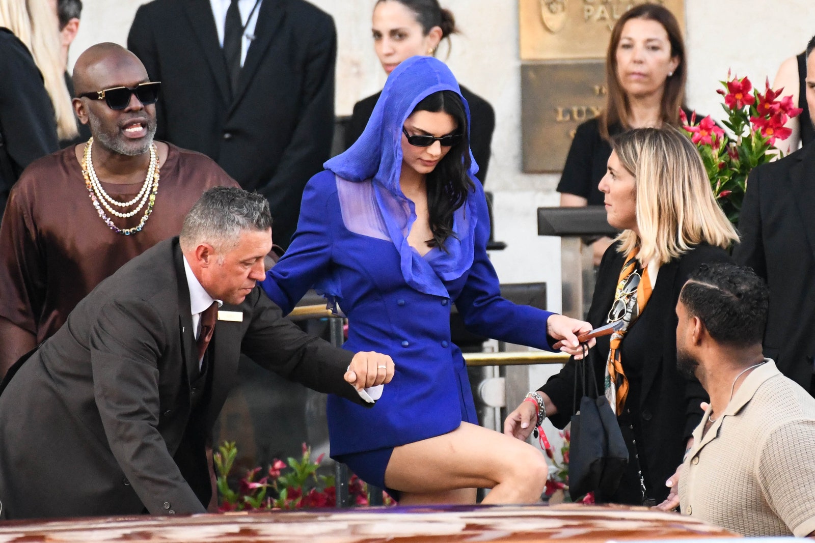 L'image peut contenir Oleg Deripaska Beth Nielsen Chapman Kat Perkins Kendall Jenner Leslie Birgit Vosshall et Blazer