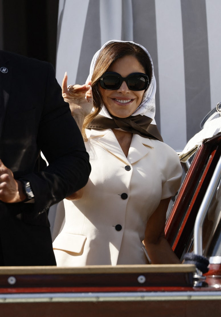 Lauren Sánchez regarde Prima del Matrimonio