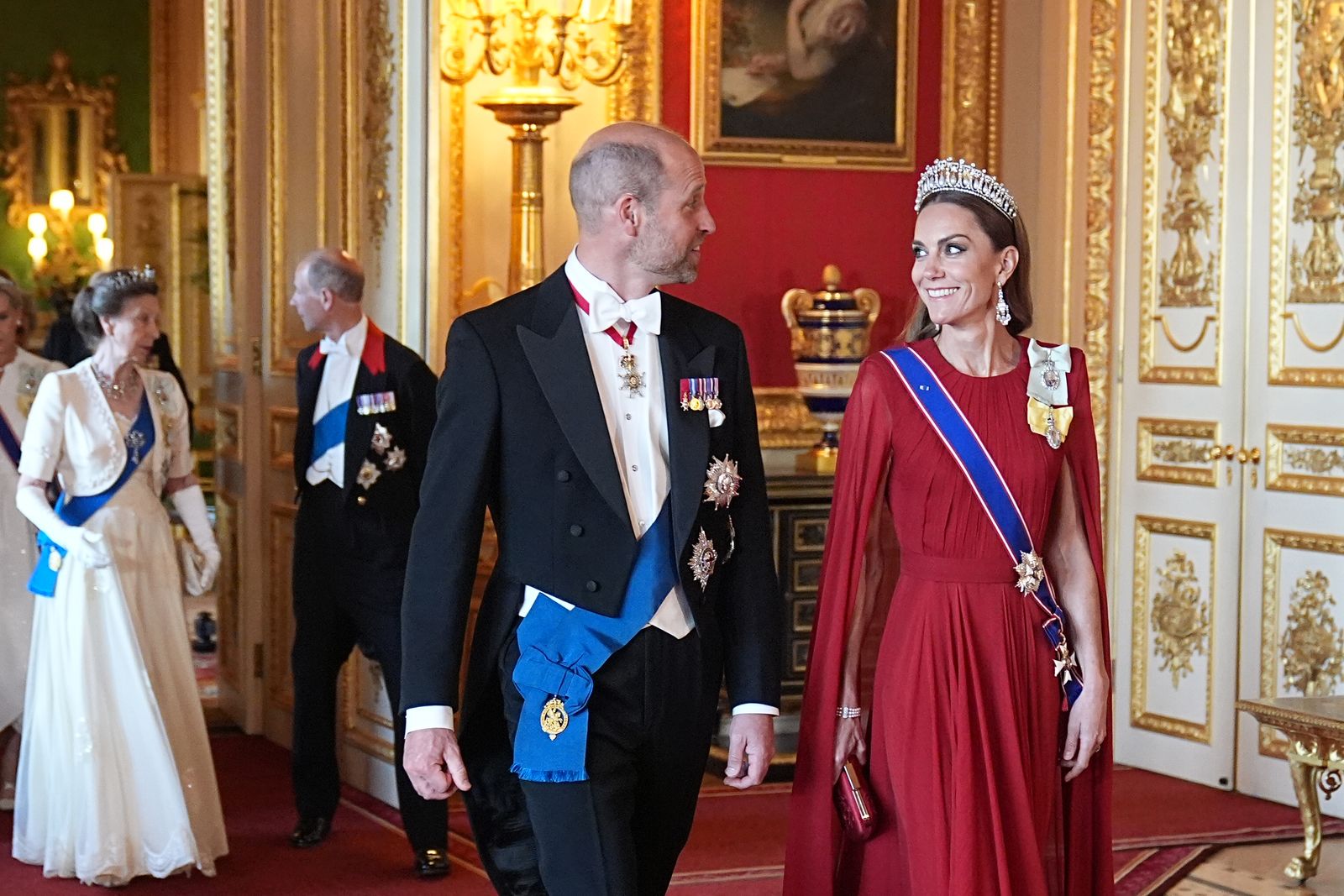 L'image peut contenir le prince William Duke de Cambridge Anne Princess Royal Person accessoires et sacs de mariage pour adultes