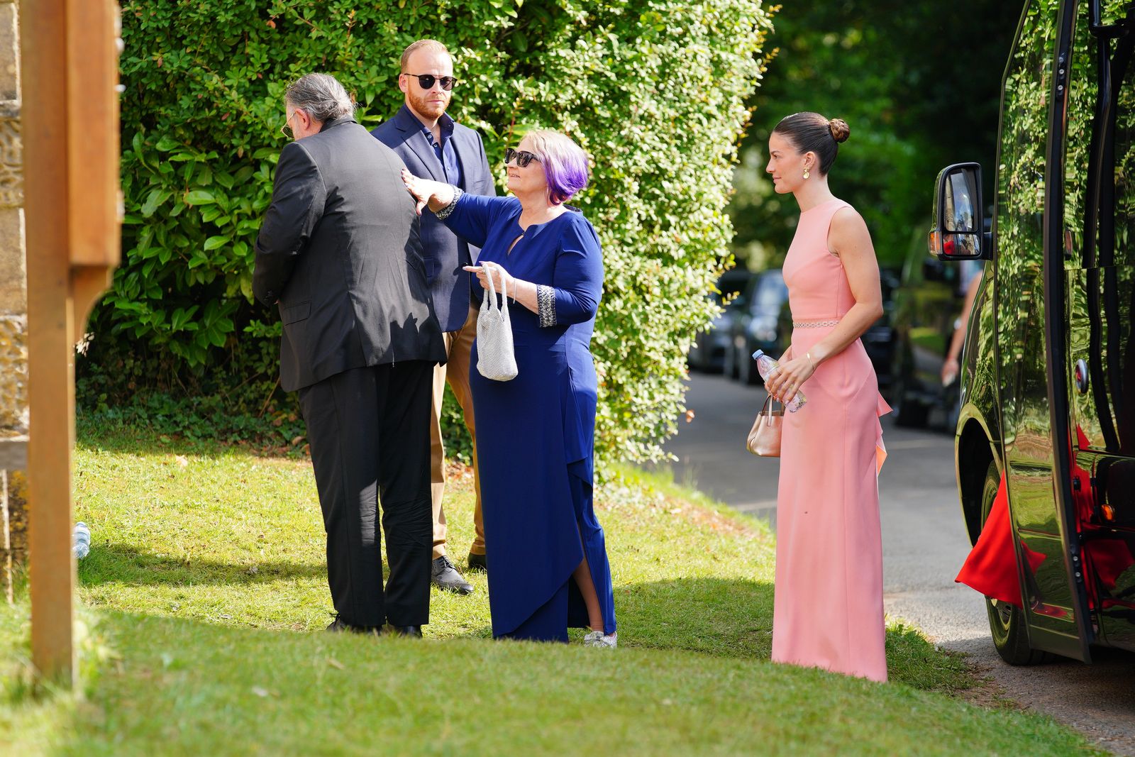 L'image peut contenir Keith Flint Lisa Brennanjobs Personne Adult Acyding Accessoires Sac à main Vêtements et chaussures