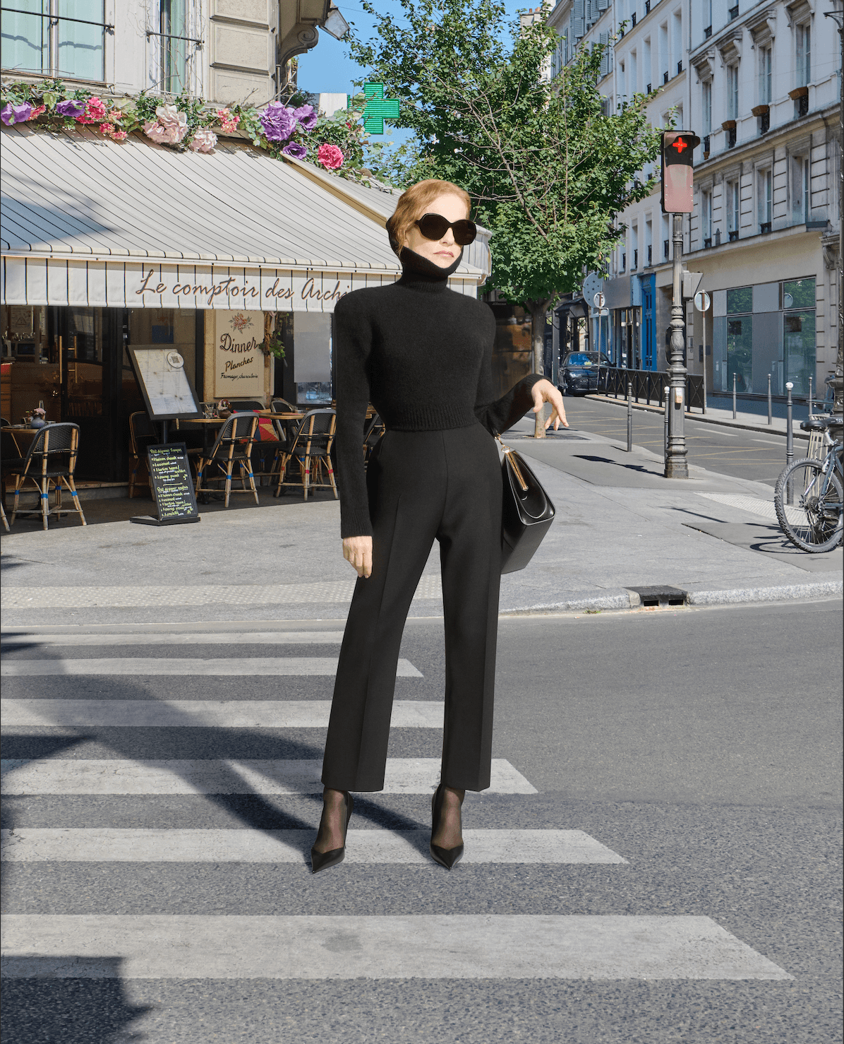 Isabelle Huppert pour Balenciaga par Demna.