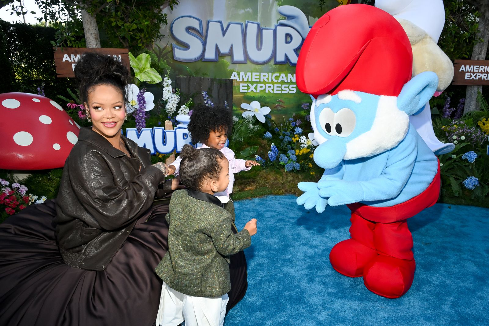 L'image peut contenir Rihanna Anerood Jugnauth Toy Face Person Personne Photographie Mabère de vêtements portrait et veste