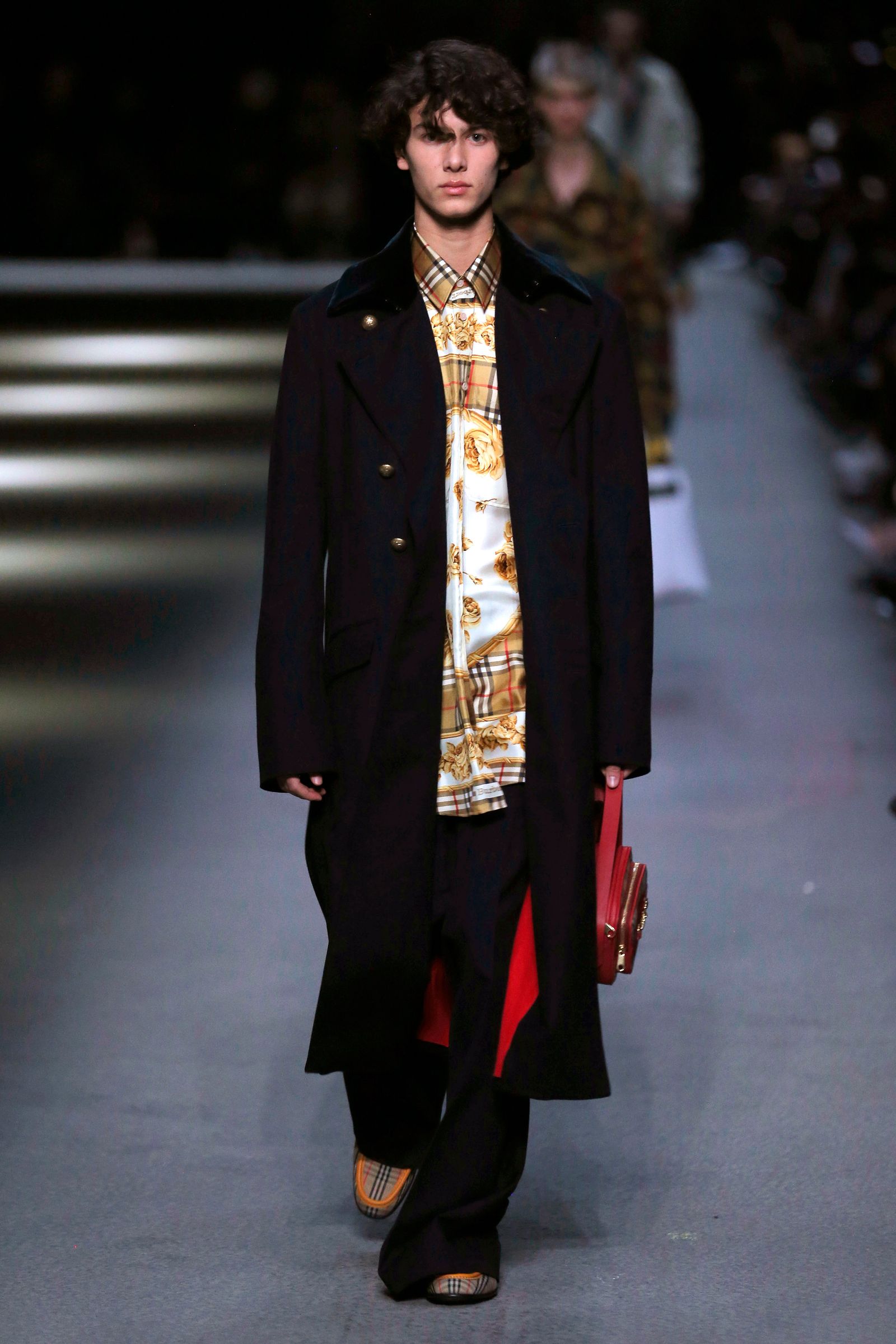 Nikolai propose le défilé de mode Burberry Fallwinter 201819. Getty Photo