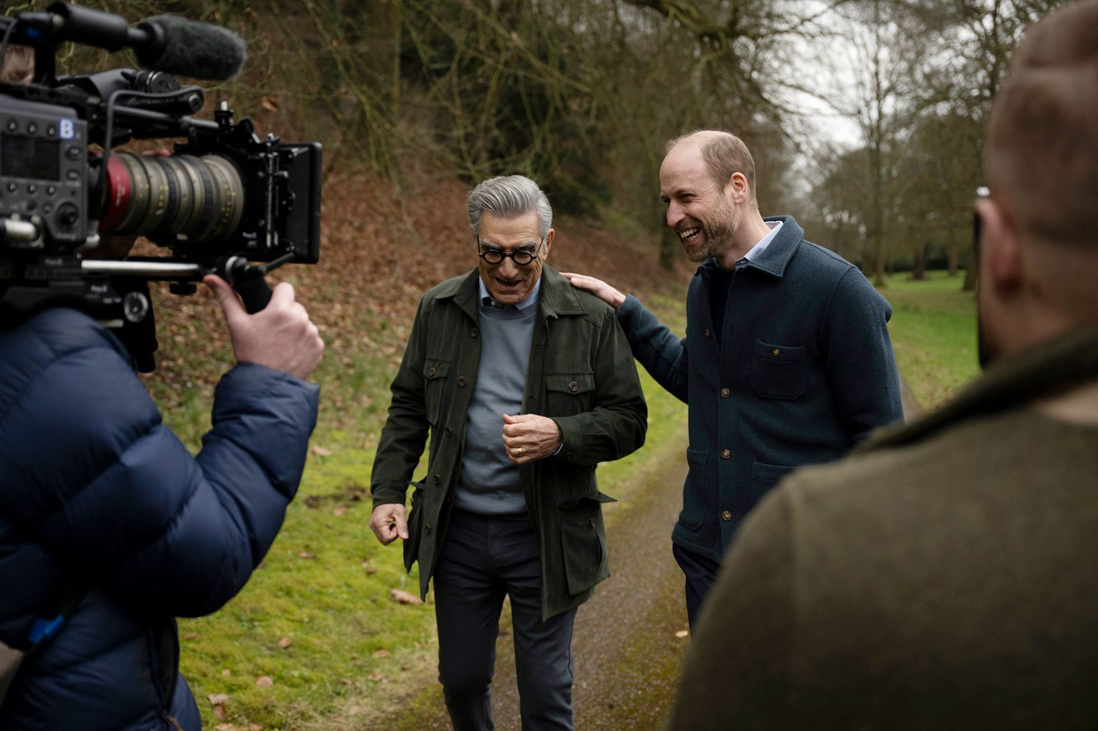 Le prince William et Eugene Levy dans le voyageur réticent.