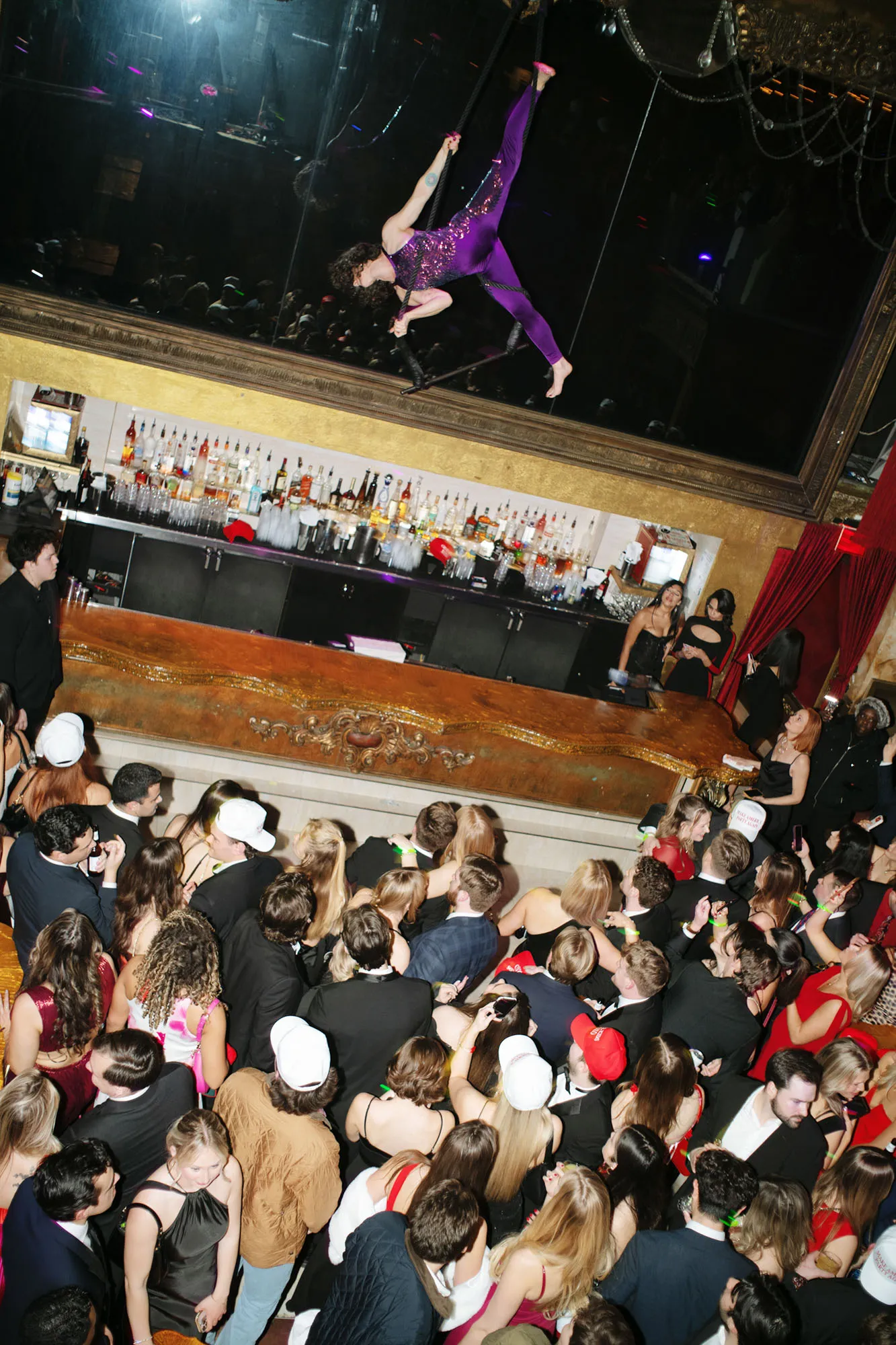 L'image peut contenir Anna Maria Mühe Urbain Adulte Personne Mariage Enfant Visage et tête