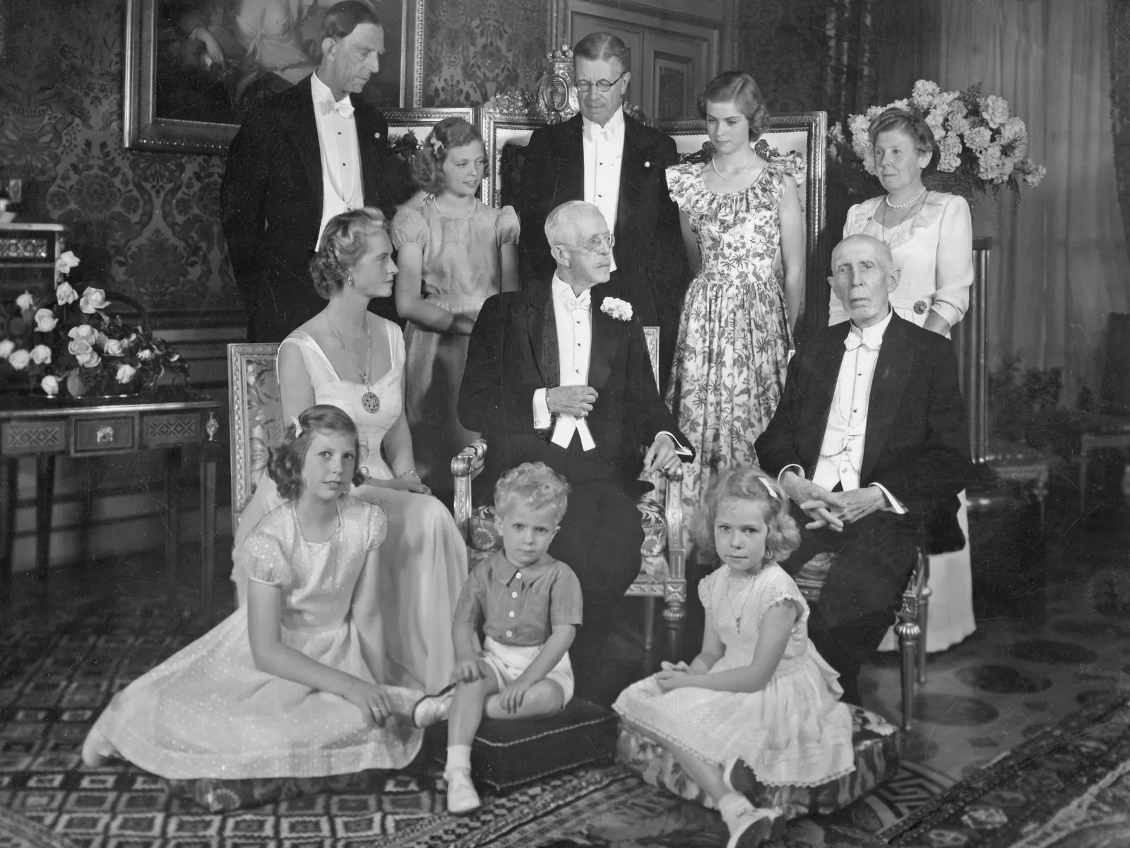 L'image peut contenir Alfred North Whitehead Suzanne Neve David Petraeus Gustaf VI Adolf de Suède et Gustaf V de Suède