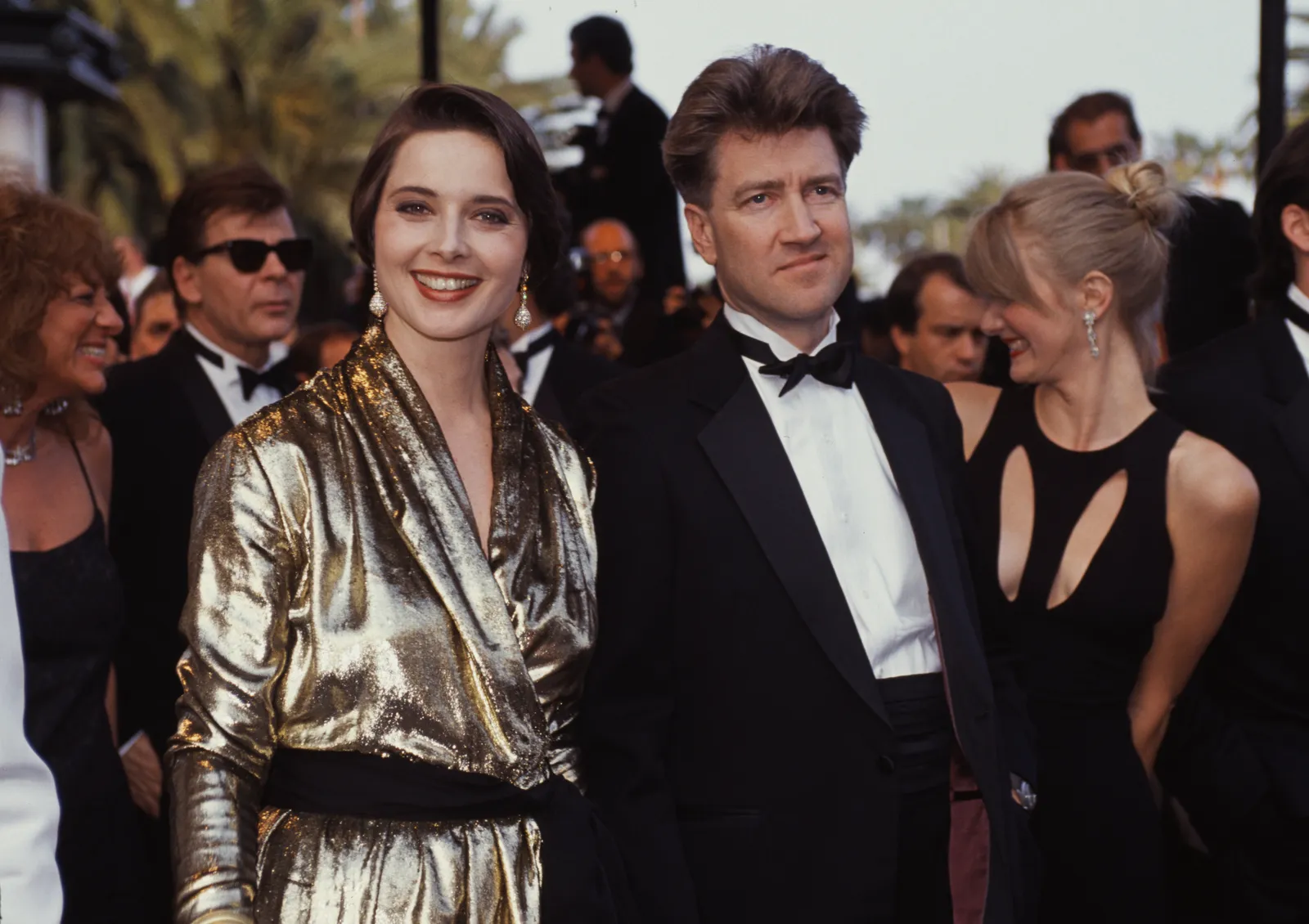 L'image peut contenir Isabella Rossellini David Lynch Terry Richardson Vêtements de mode Tenue de soirée Costume et adulte
