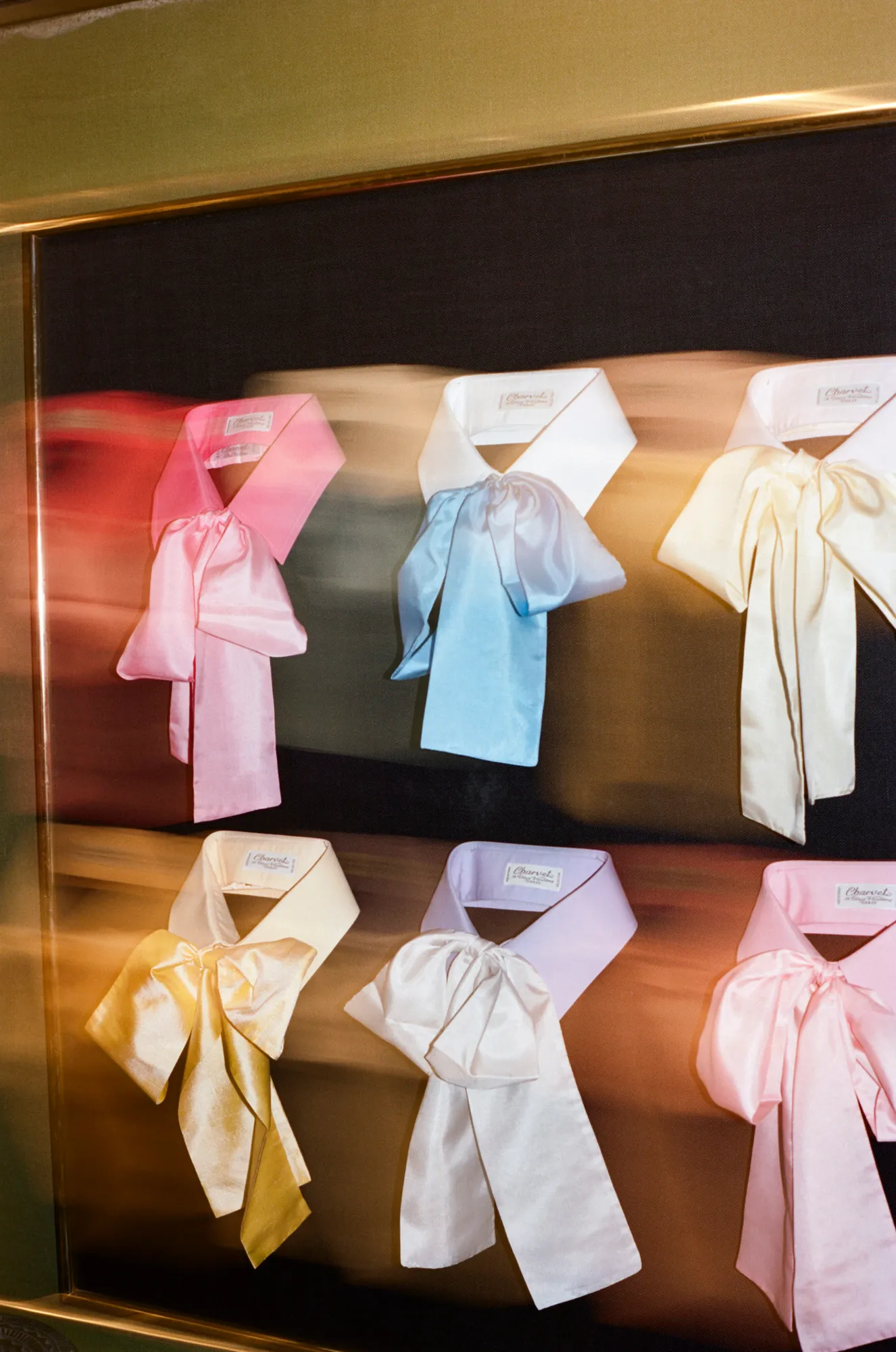 L'image peut contenir des vêtements et des robes de soirée tendance.