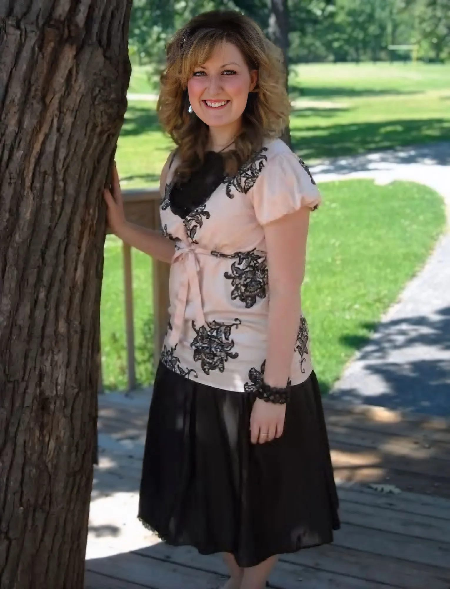 L'image peut contenir une manche de vêtement et une personne