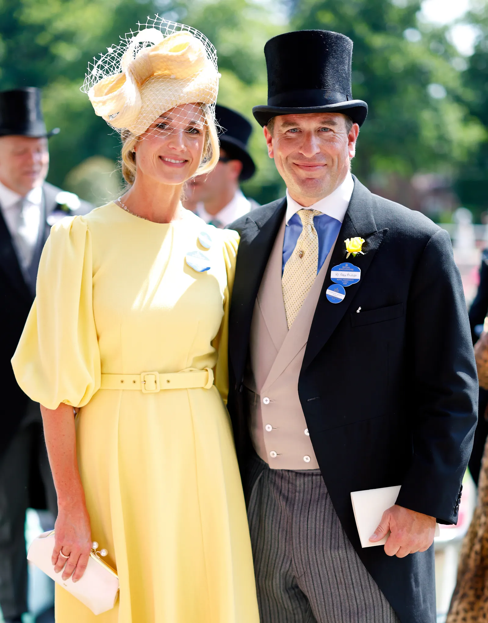 L'image peut contenir Tom Berenger Personne Adulte Accessoires de mariage Tenue de soirée Cravate Visage et tête