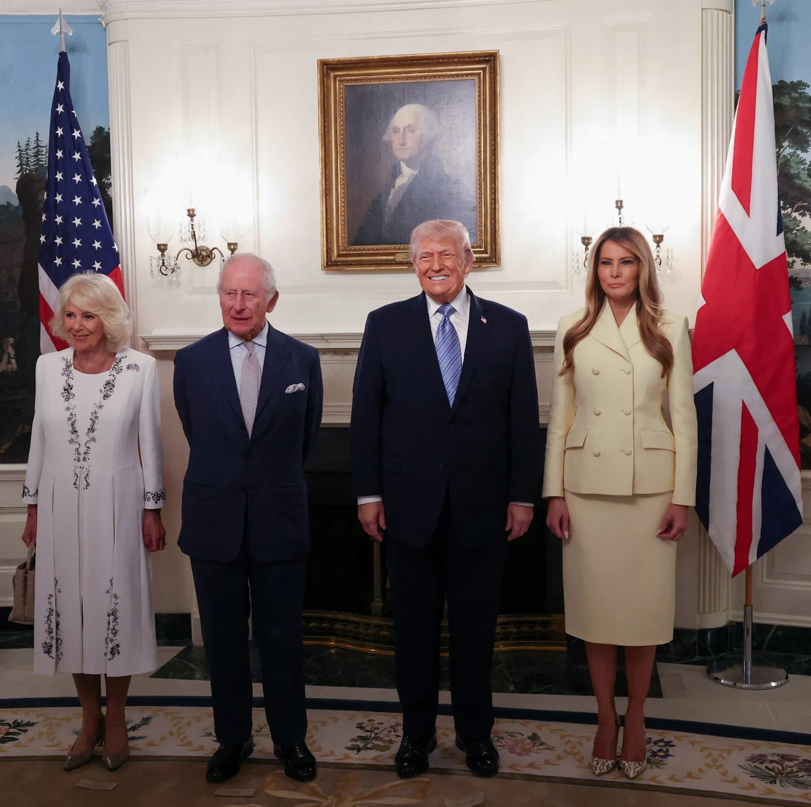 L'image peut contenir Charles Prince de Galles Donald Trump Melania Trump Gilbert Charles Stuart Personne Vêtements et manteau