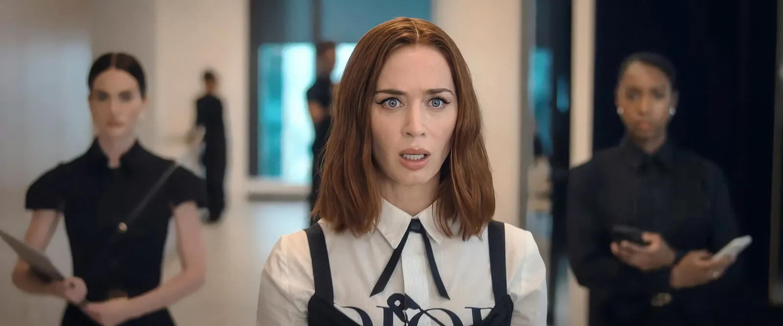 L'image peut contenir Emily Blunt Cheveux bruns Personne Visage Tête Photographie Portrait Blonde et adolescente