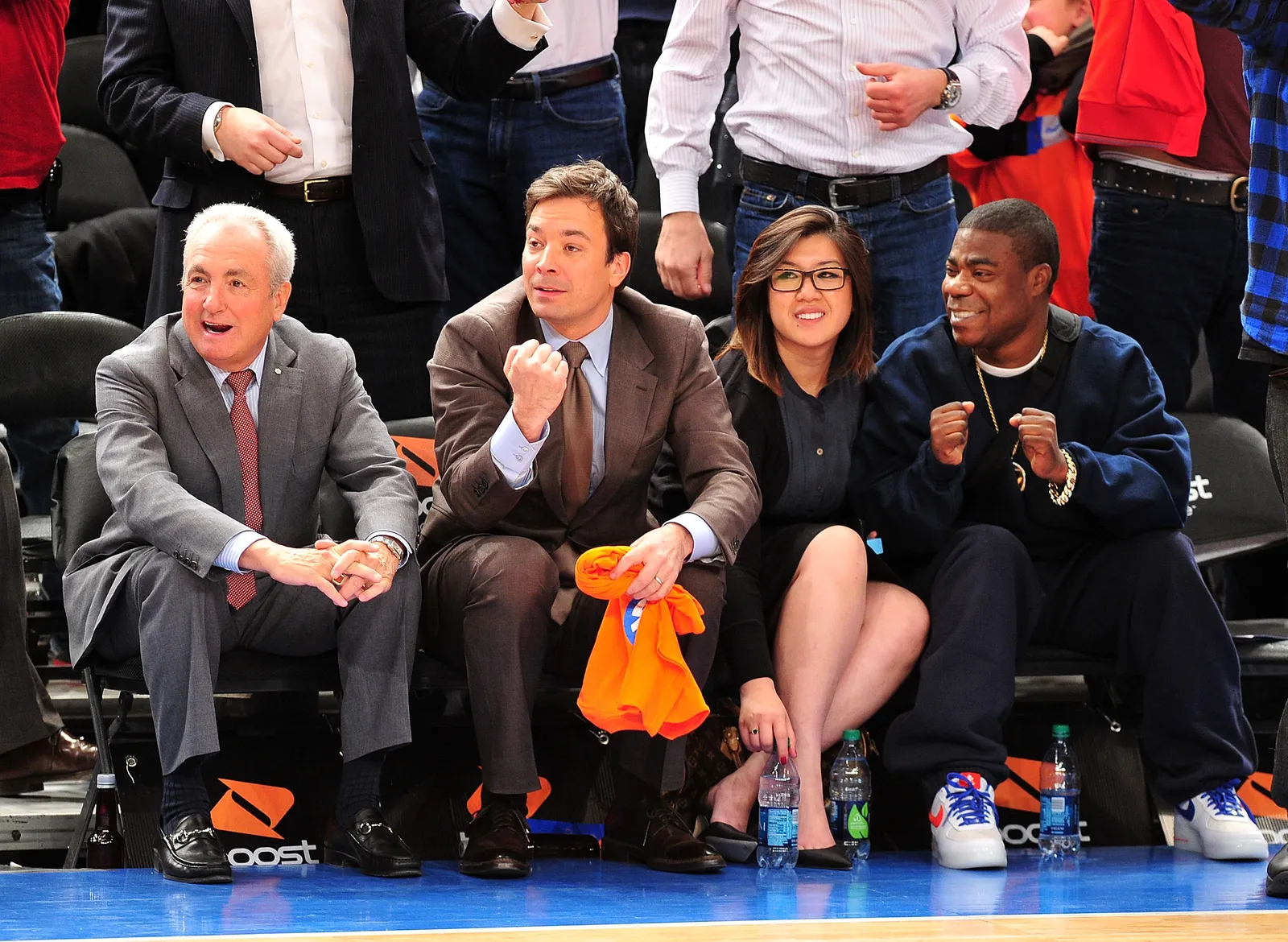 L'image peut contenir Jimmy Fallon Tracy Morgan Personne adulte Vêtements Chaussures Accessoires de chaussures Bijoux et collier