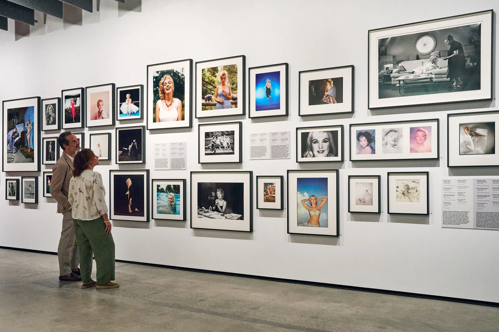 L'image peut contenir Lawrence Schiller Marilyn Monroe Marilyn Monroe Marilyn Monroe Marilyn Monroe Jack Kamen et Art