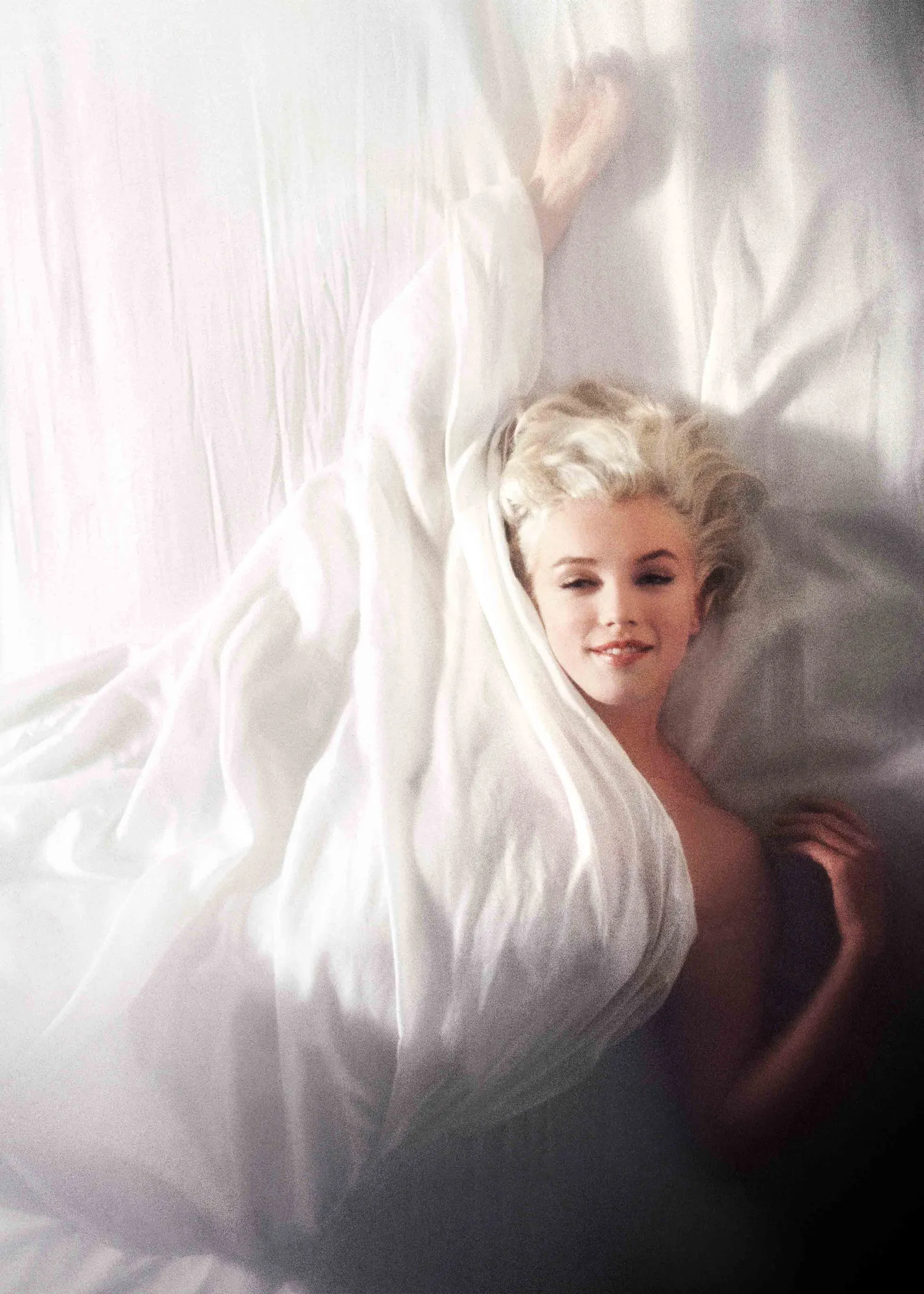 L'image contient peut-être Lawrence Schiller Visage Tête Personne Photographie Portrait Cheveux blonds Heureux et souriant