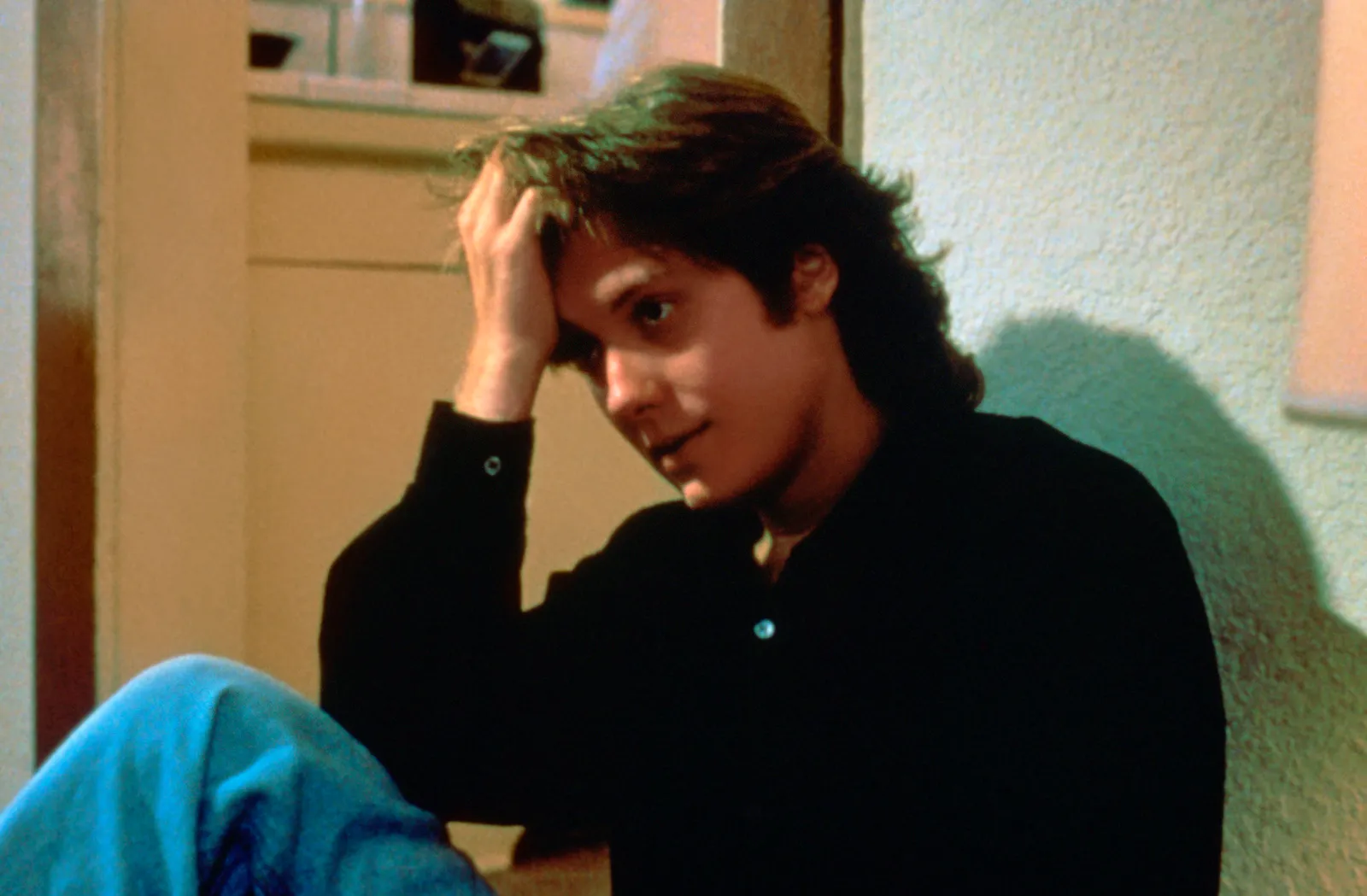 L'image peut contenir James Spader Visage Tête Personne Photographie Portrait Adulte Happy Smile Accessoires et boucles d'oreilles